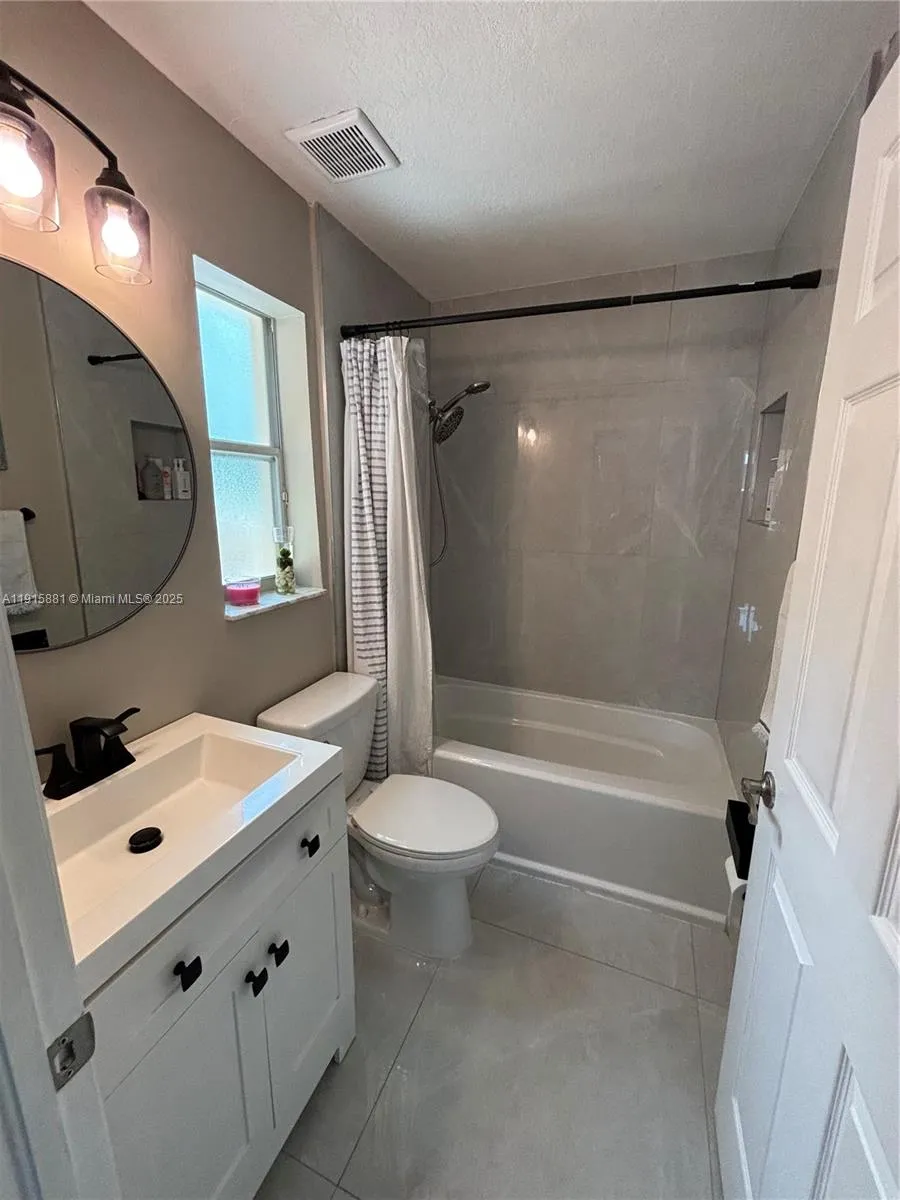 8451 NW 138th St # 2301, Miami Lakes FL 33016