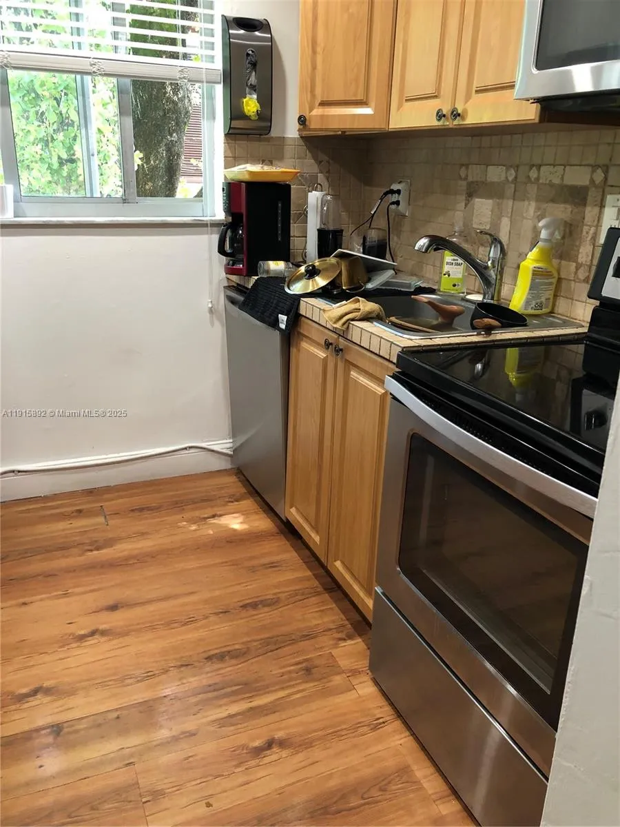 1110 Salzedo St # 2G, Coral Gables FL 33134