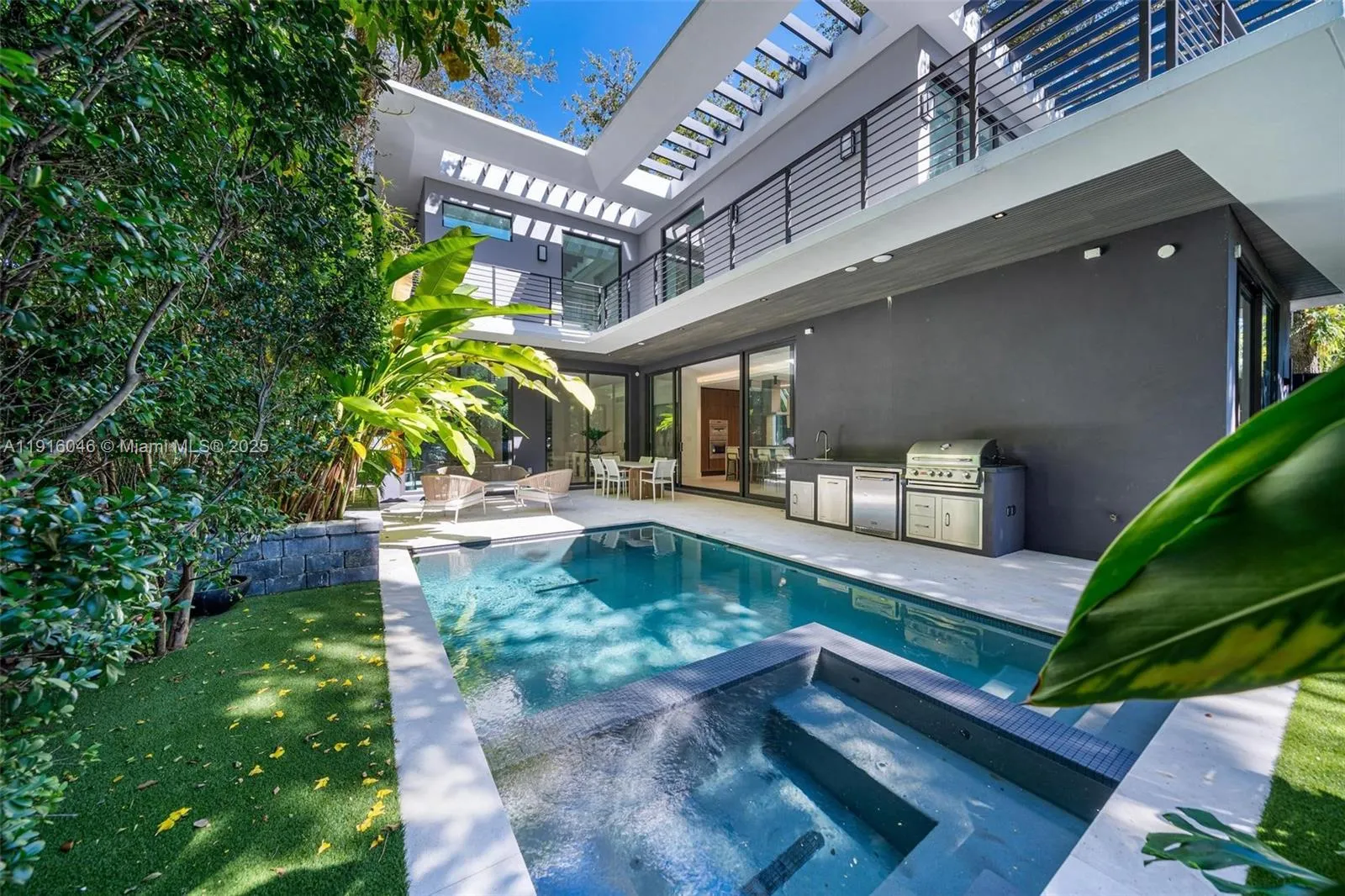 5 bedroom 5 bath for sale at 3670 Avocado Ave, Miami FL 33133