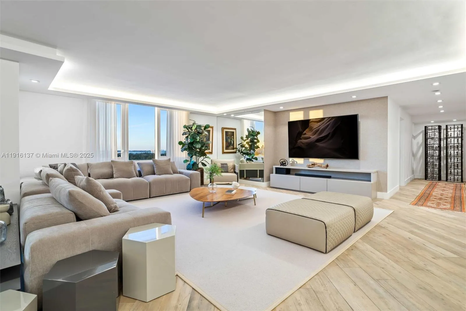 3 bedroom 3 bath for rent at 2301 Collins Ave # 1432, Miami Beach FL 33139