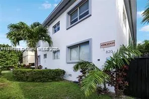 1 bedroom 1 bath for sale at 820 15th St # 104, Miami Beach FL 33139