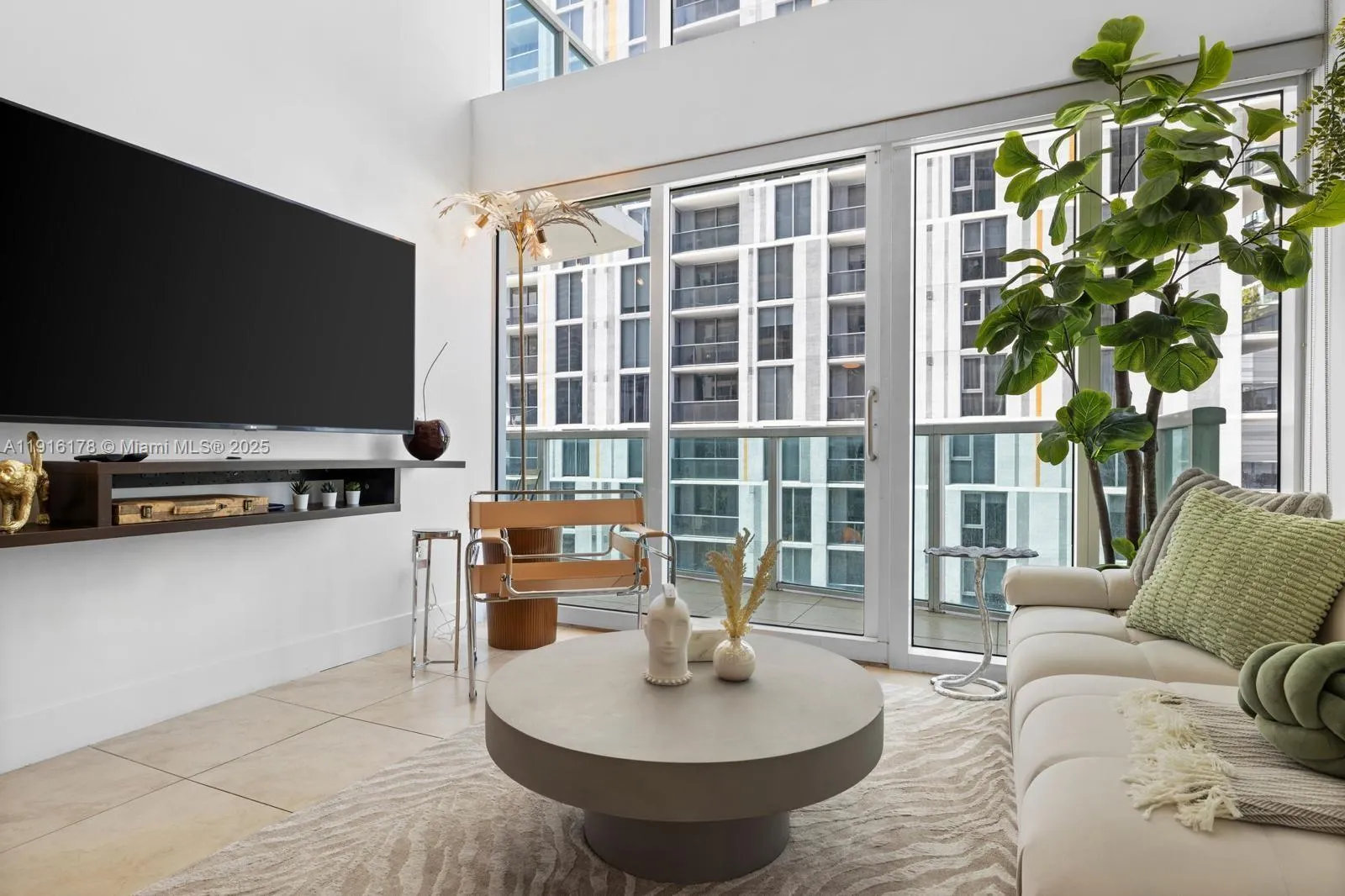 2 bedroom 2 bath for sale at 41 SE 5th St # 510, Miami FL 33131