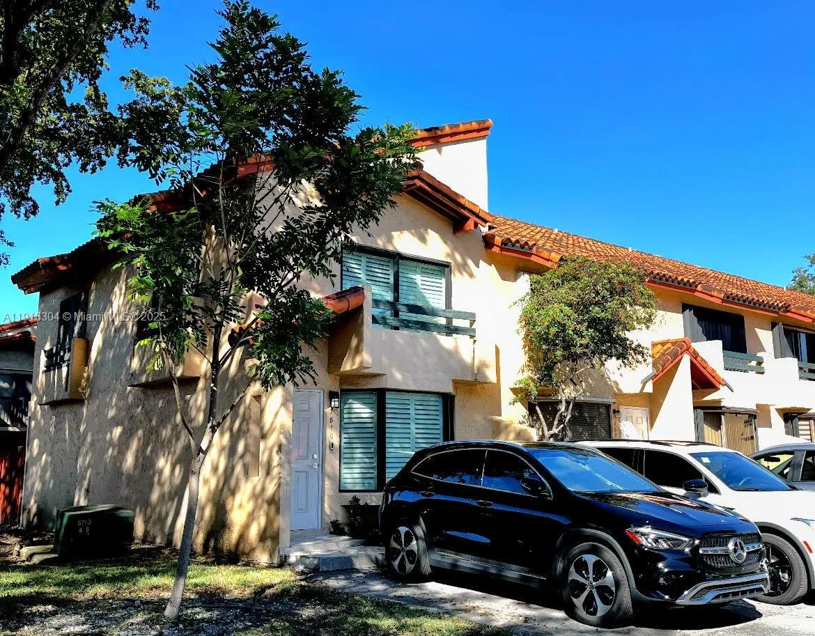 2 bedroom 2 bath for sale at 7810 SW 102nd Ln, Miami FL 33156