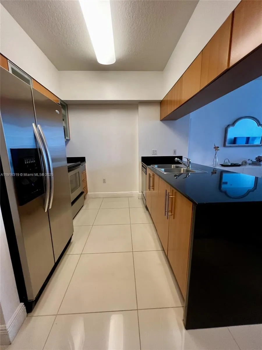 1 bedroom 1 bath for sale at 1750 N Bayshore Dr # 3505, Miami FL 33132