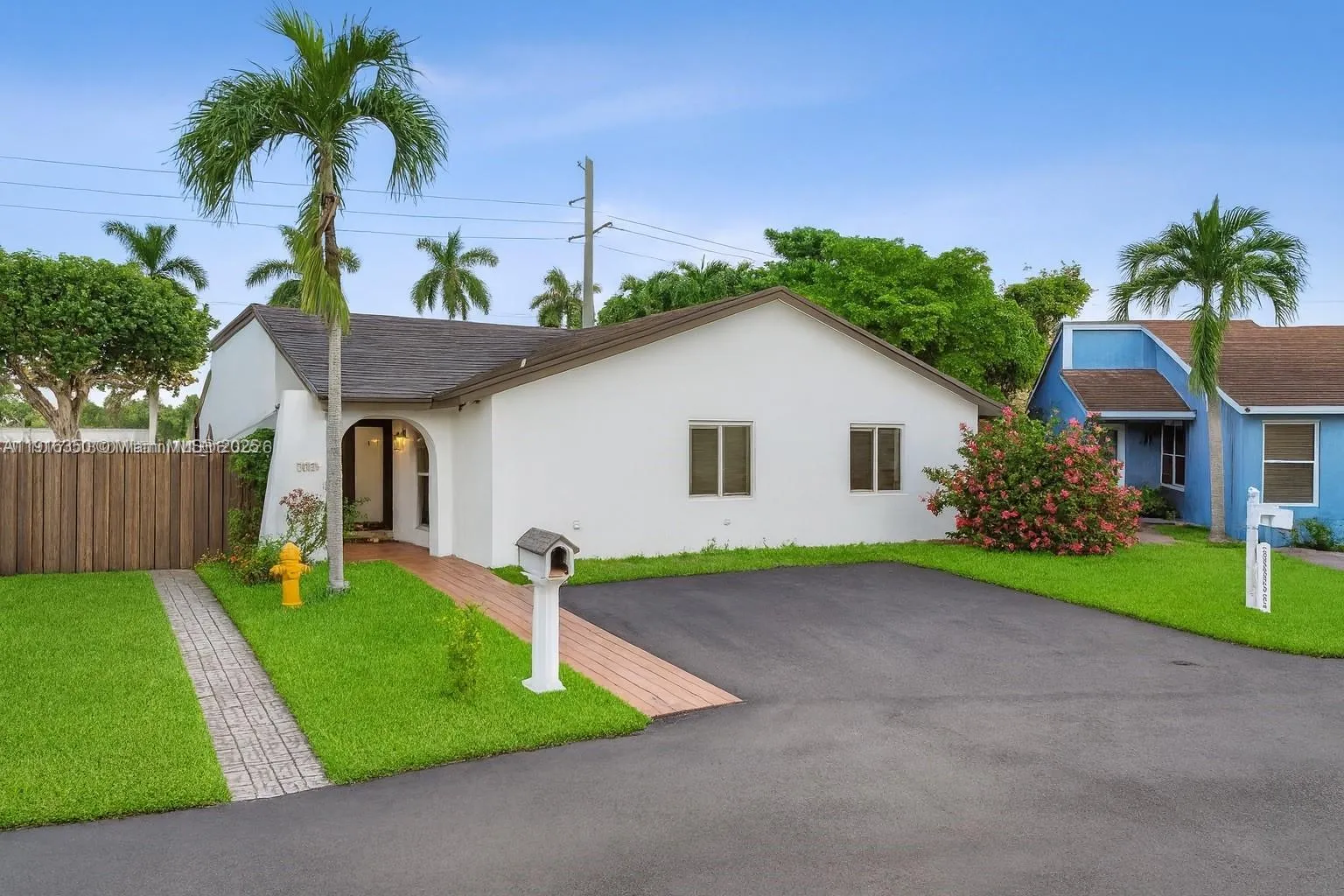 4 bedroom 2 bath for sale at 3250 SW 116th Pl, Miami FL 33165