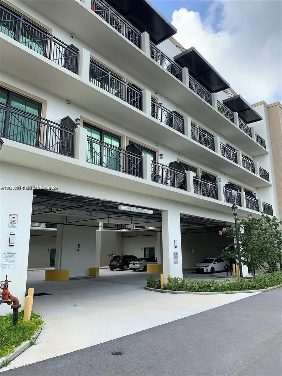 1 bedroom 1 bath for sale at 4100 SW 64th Ave # 308, Davie FL 33314