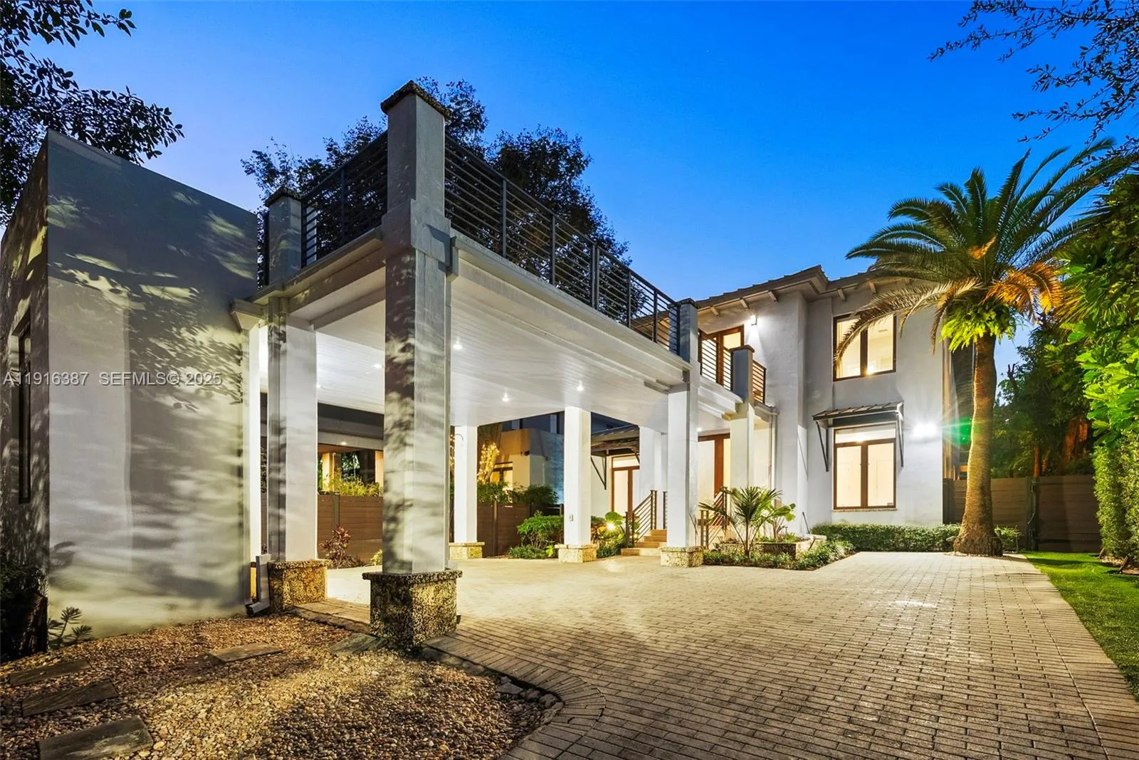 5 bedroom 5 bath for sale at 1621 S Bayshore Dr, Miami FL 33133