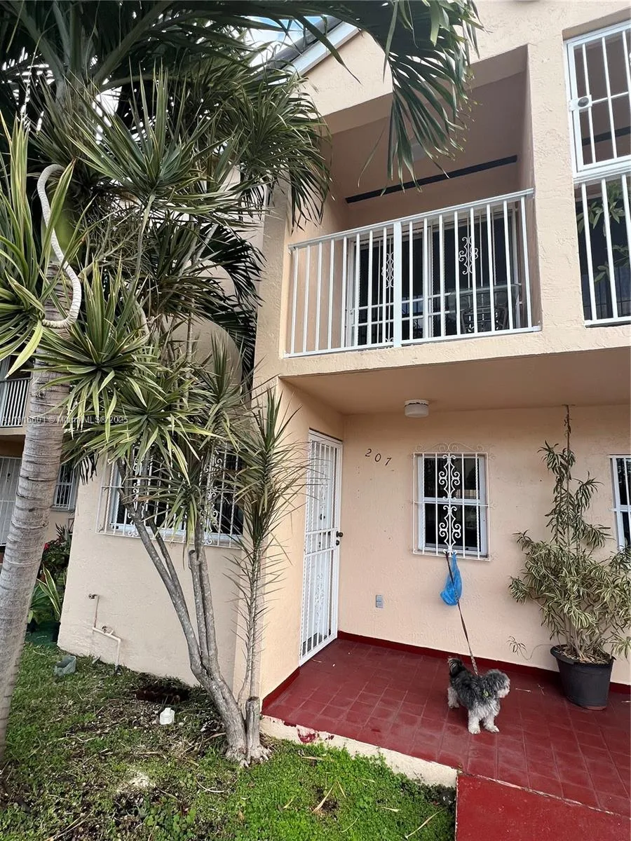 2 bedroom 1 bath for sale at 2600 NW 28th St # 2, Miami FL 33142