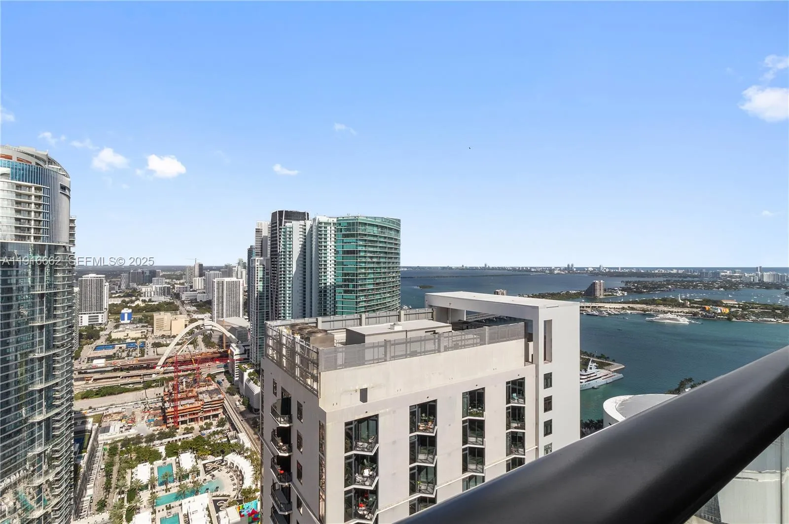 1 bedroom 1 bath for sale at 159 NE 6th St # 4713, Miami FL 33132