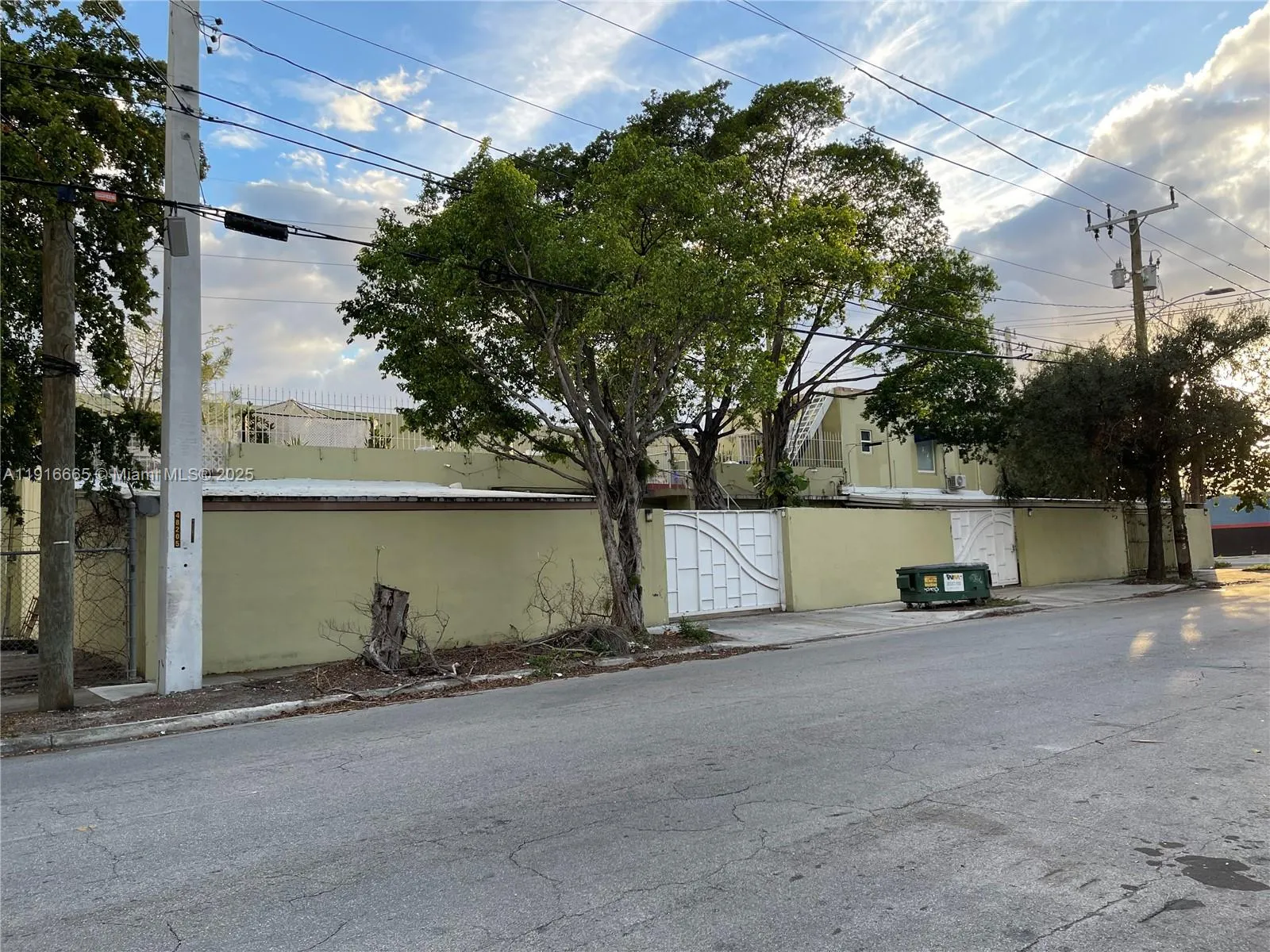 2299 NW 25th Ave, Miami FL 33142