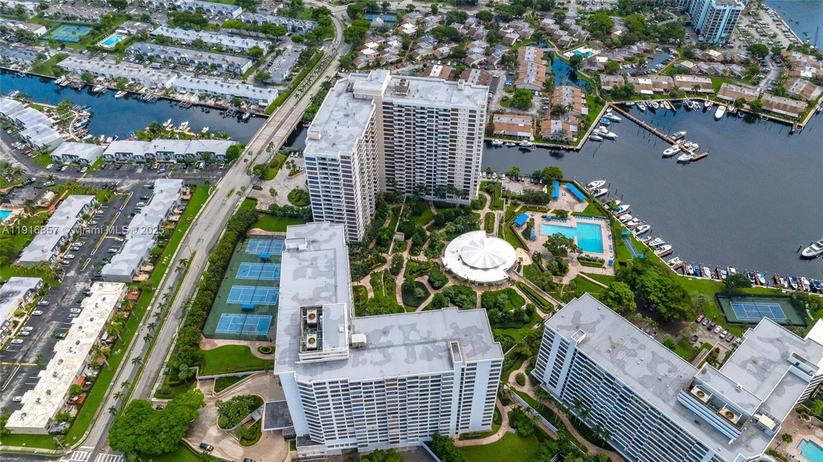 2500 Parkview Dr # 517, Hallandale Beach FL 33009