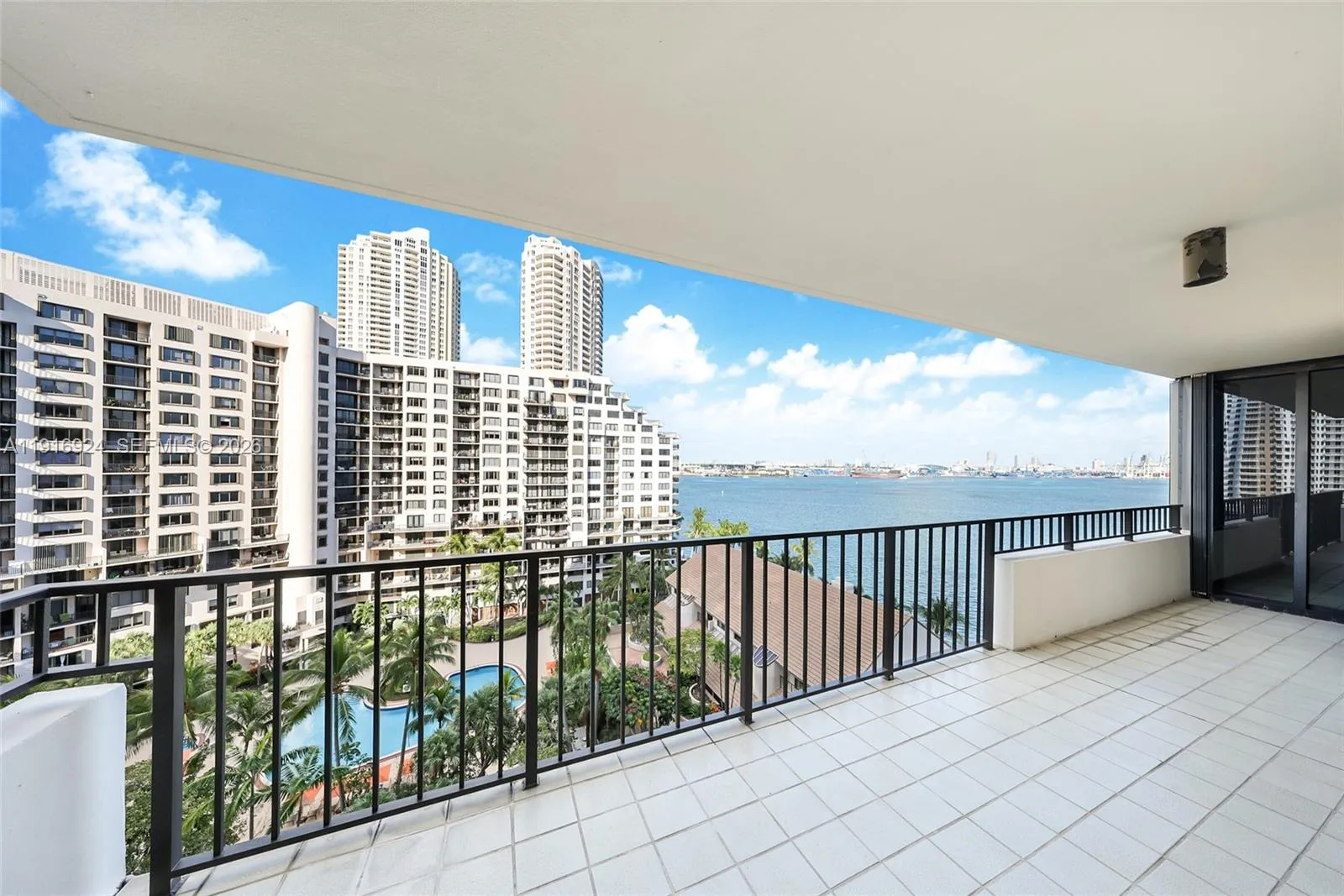 3 bedroom 3 bath for sale at 520 Brickell Key Dr # A1104, Miami FL 33131