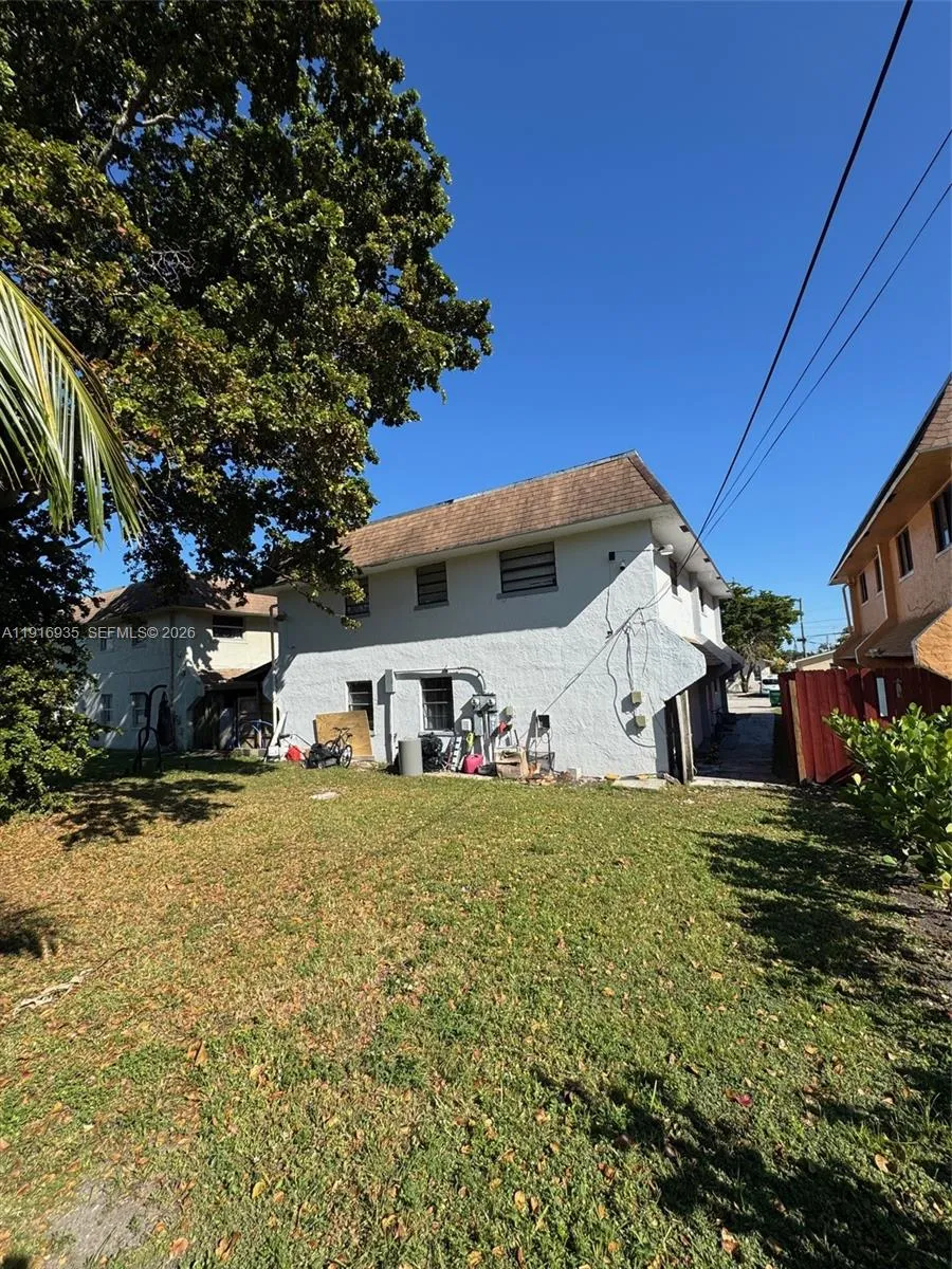 1741 SW 40th Ter, Fort Lauderdale FL 33317