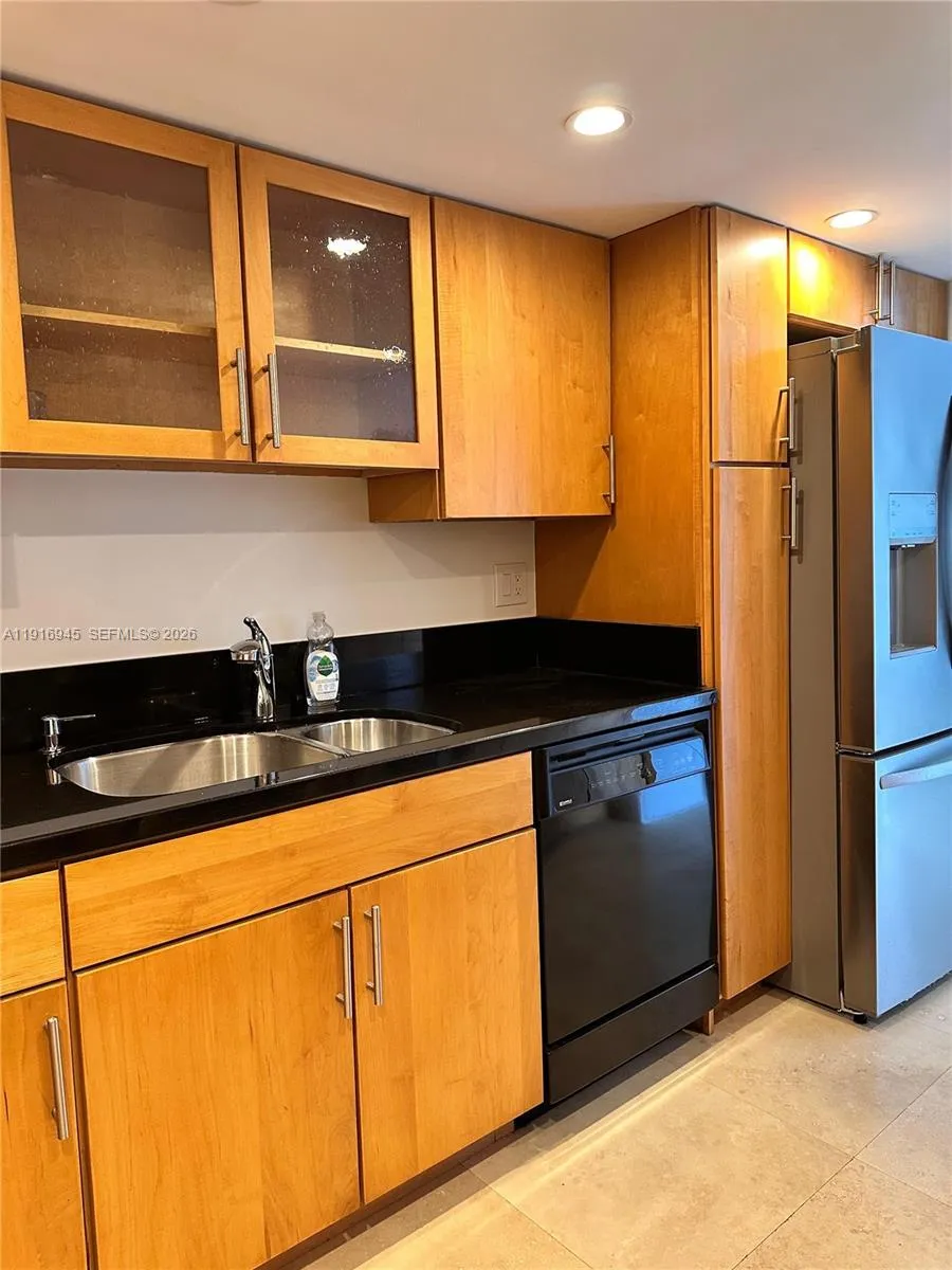 2333 Brickell Ave # 2215, Miami FL 33129