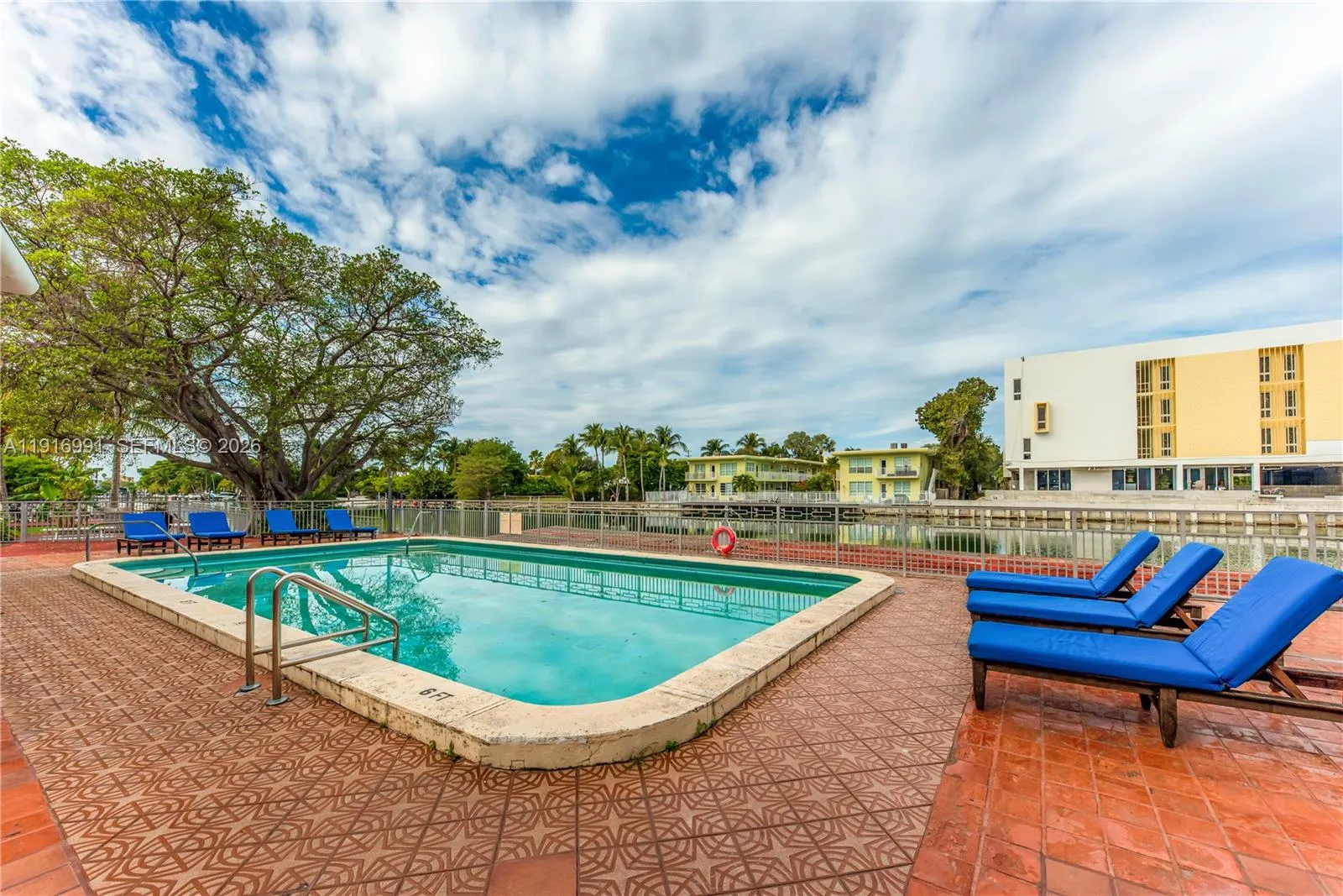 3 bedroom 2 bath for sale at 1255 Marseille Dr # 125, Miami Beach FL 33141