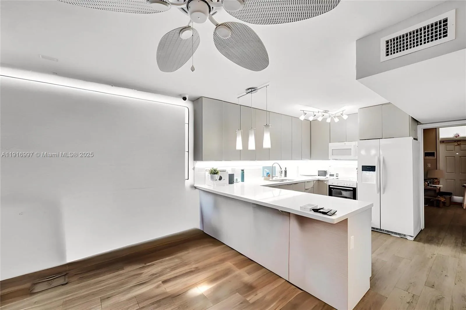 322 Taylor St # 1D, Hollywood FL 33019