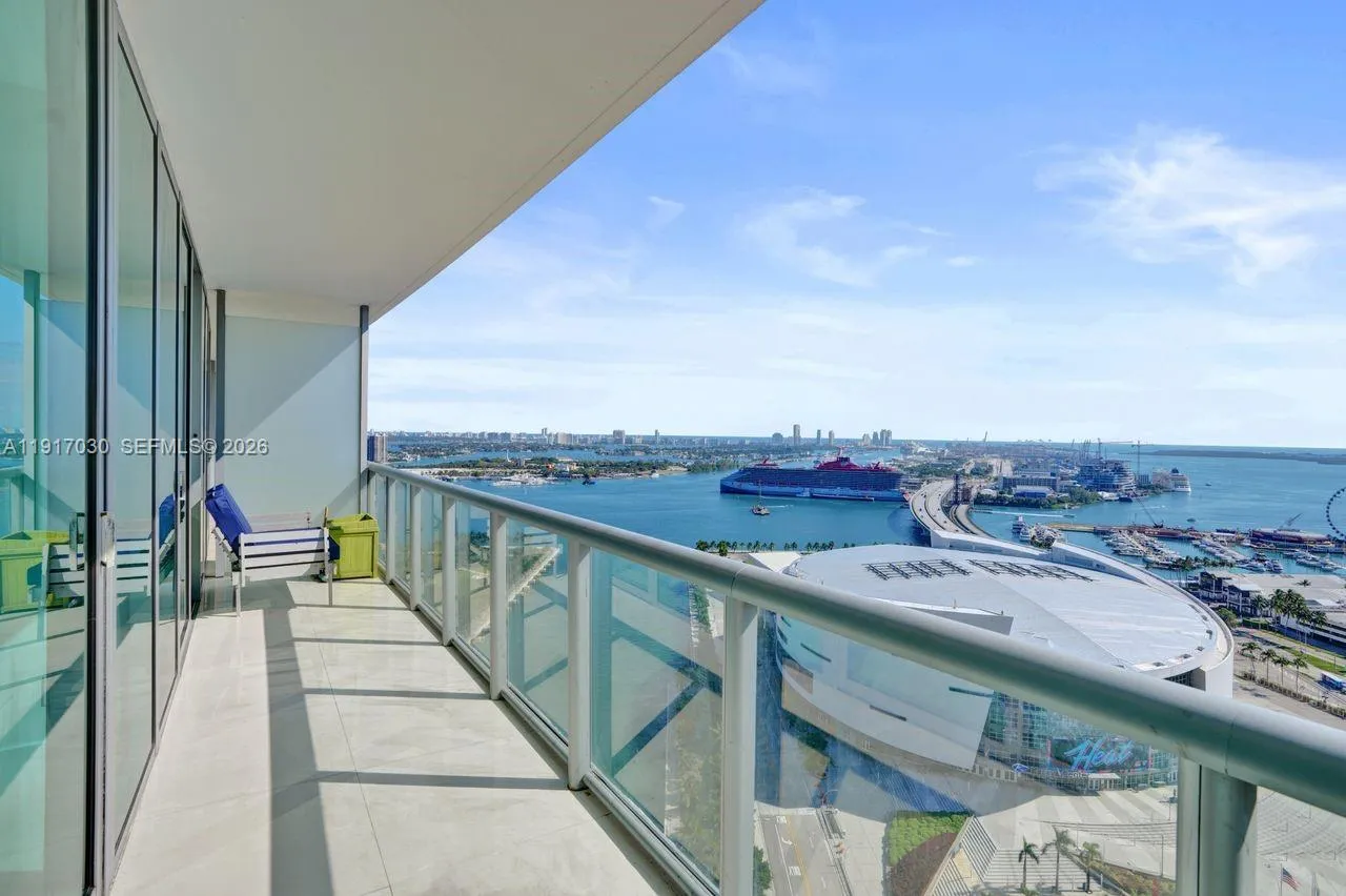 888 Biscayne Blvd # 2904, Miami FL 33132