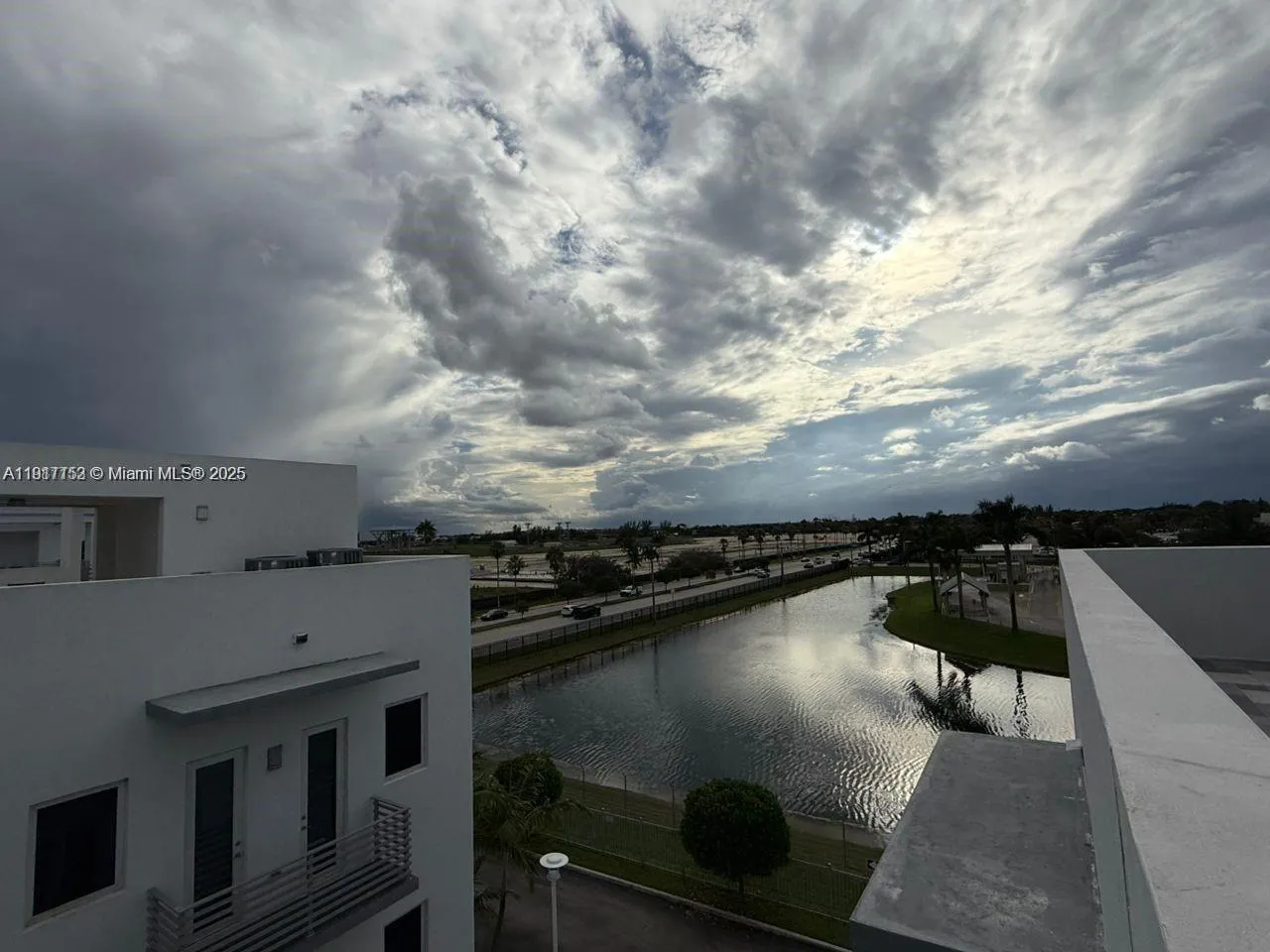 9165 NW 33rd St, Doral FL 33172