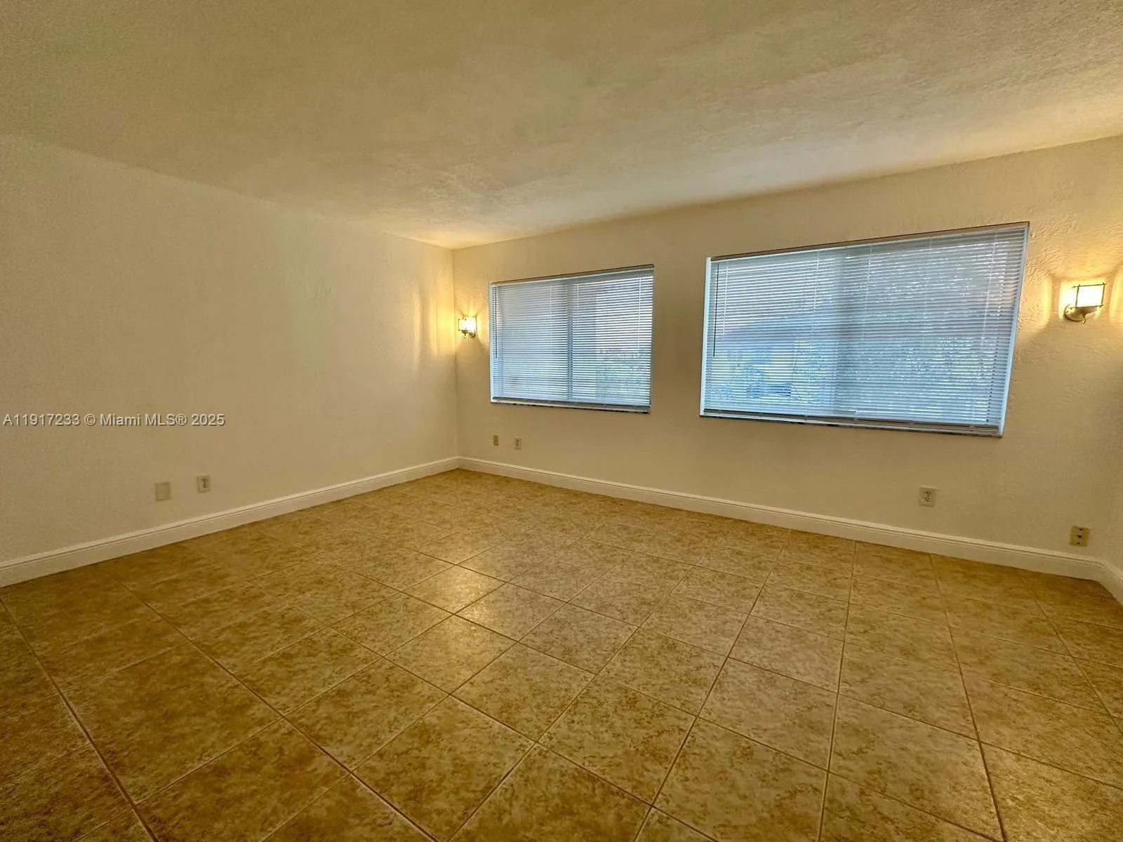 984 W 40th St # 2, Hialeah FL 33012
