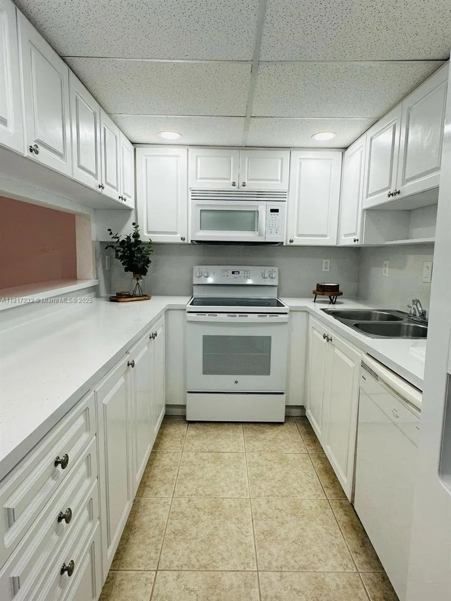 984 W 40th St # 2, Hialeah FL 33012