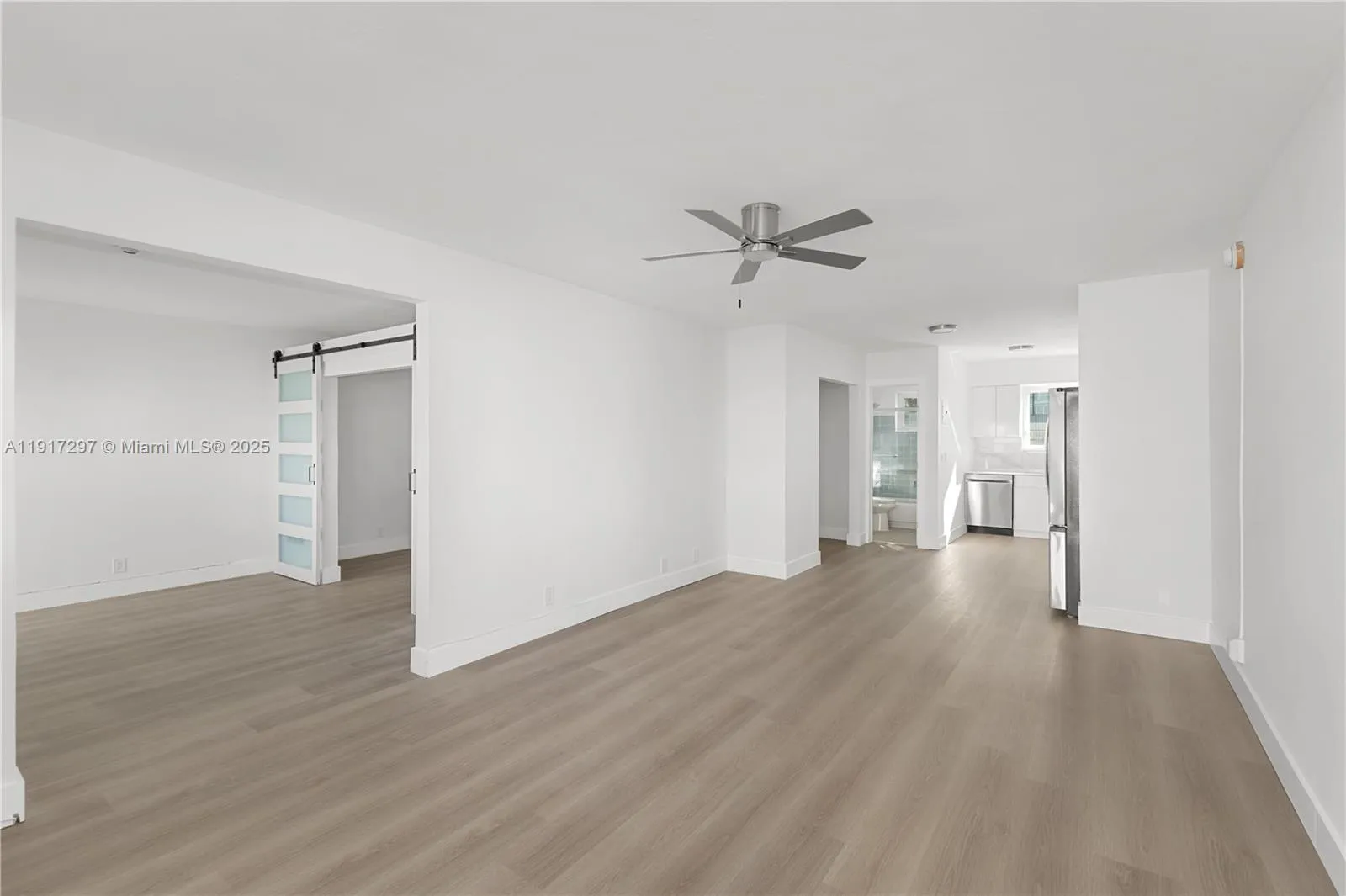 158 Ocean Dr, Miami Beach FL 33139