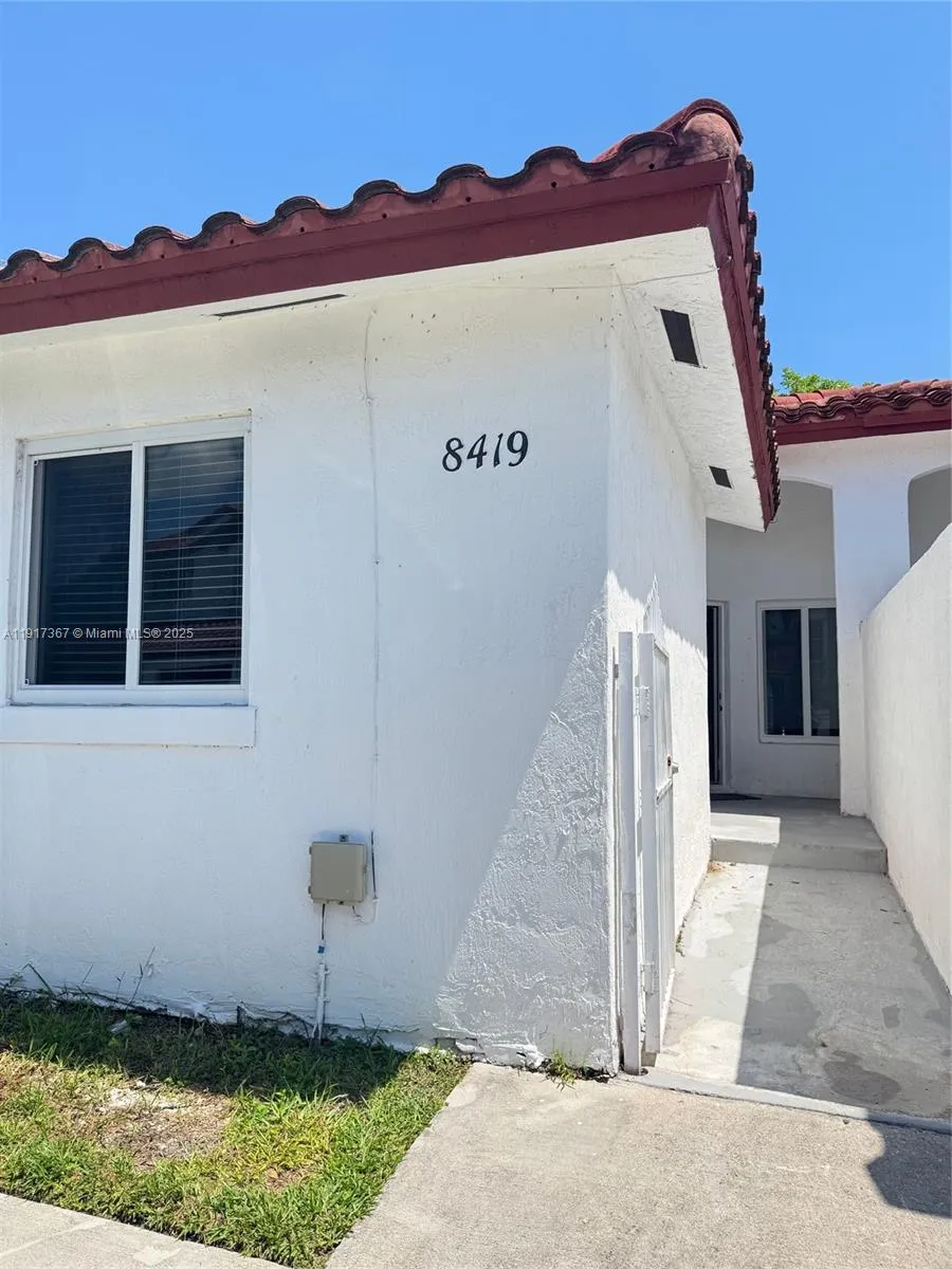 4 bedroom 2 bath for sale at 8419 SW 209th St, Cutler Bay FL 33189