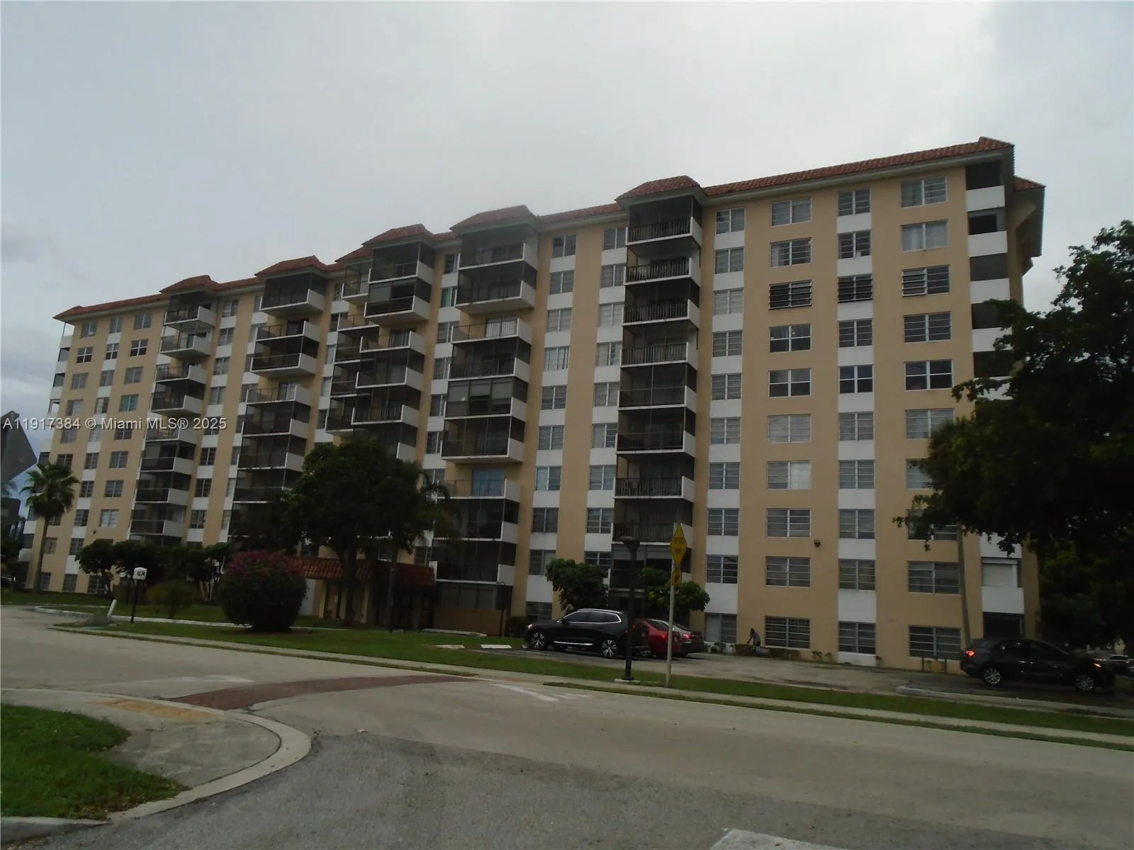 4174 INVERRARY DR # 303, Lauderhill FL 33319