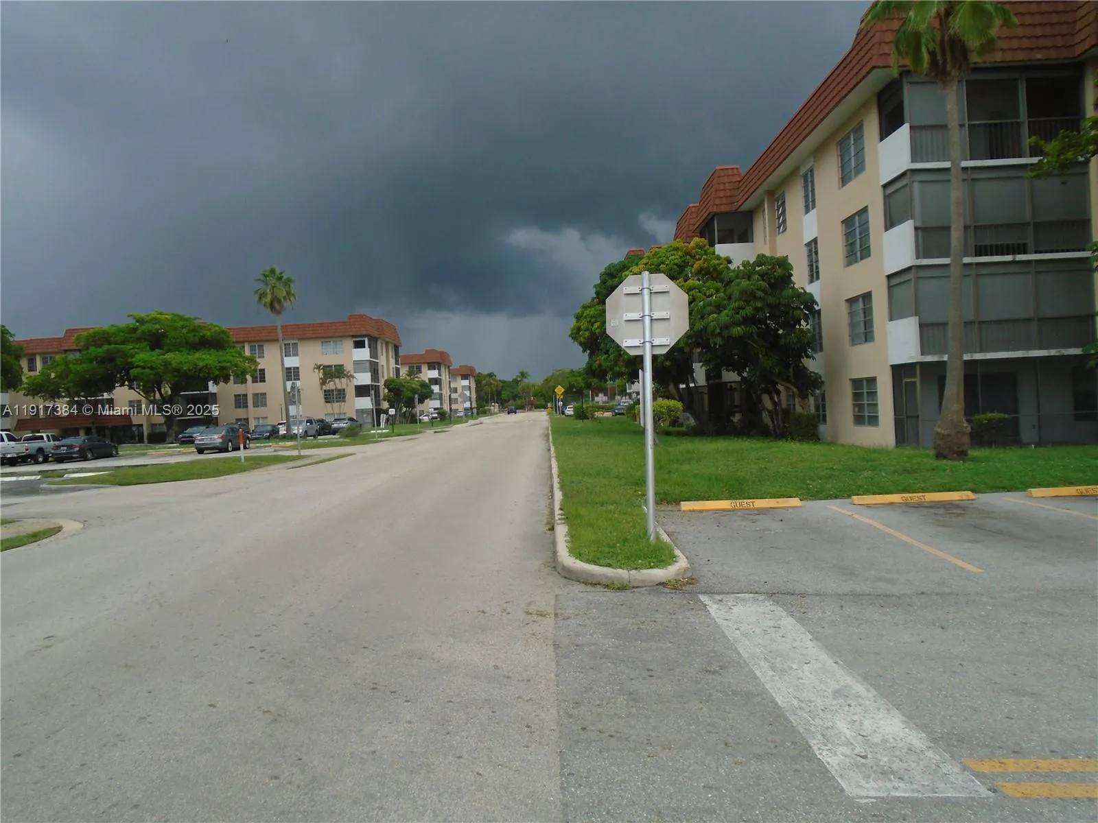 4174 INVERRARY DR # 303, Lauderhill FL 33319