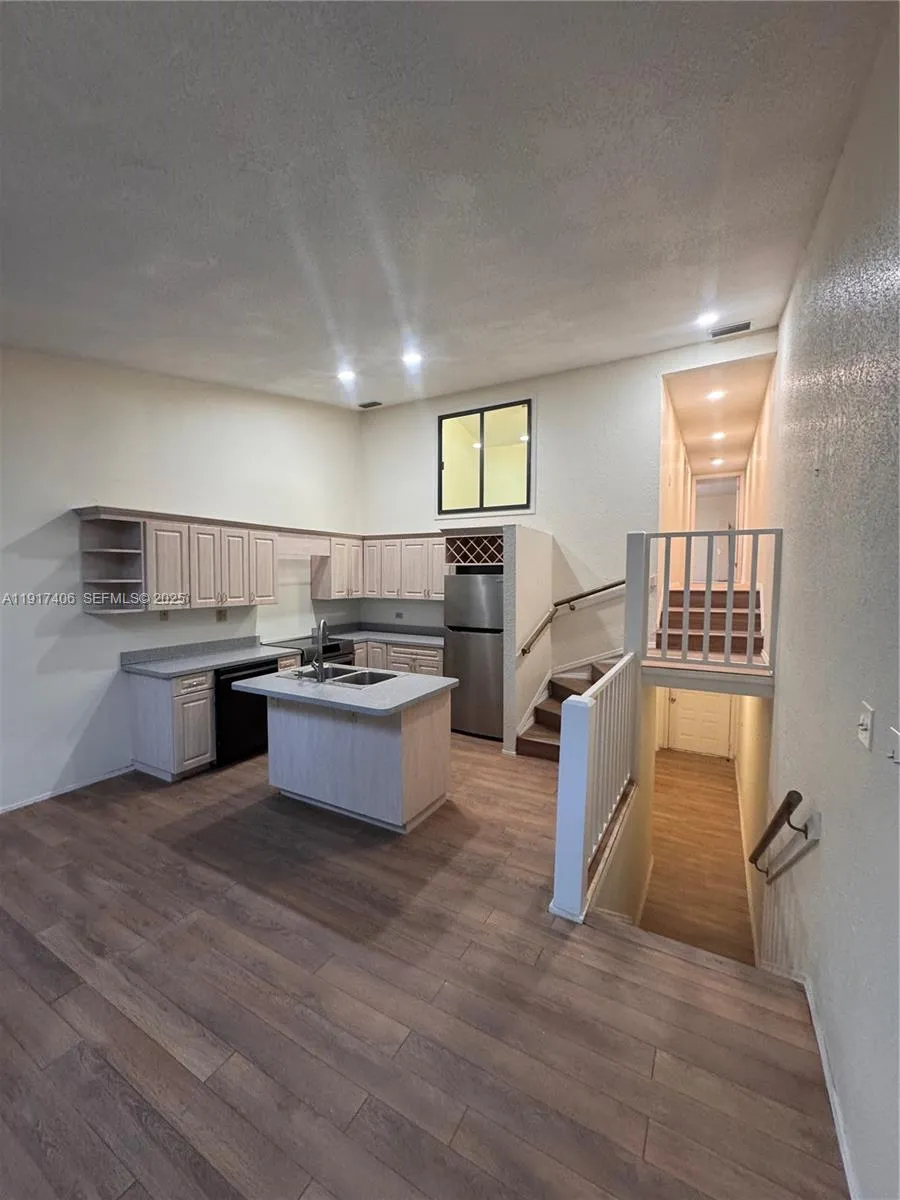 6436 N 92nd # 1005, Other City - In The State Of Florida FL 33782