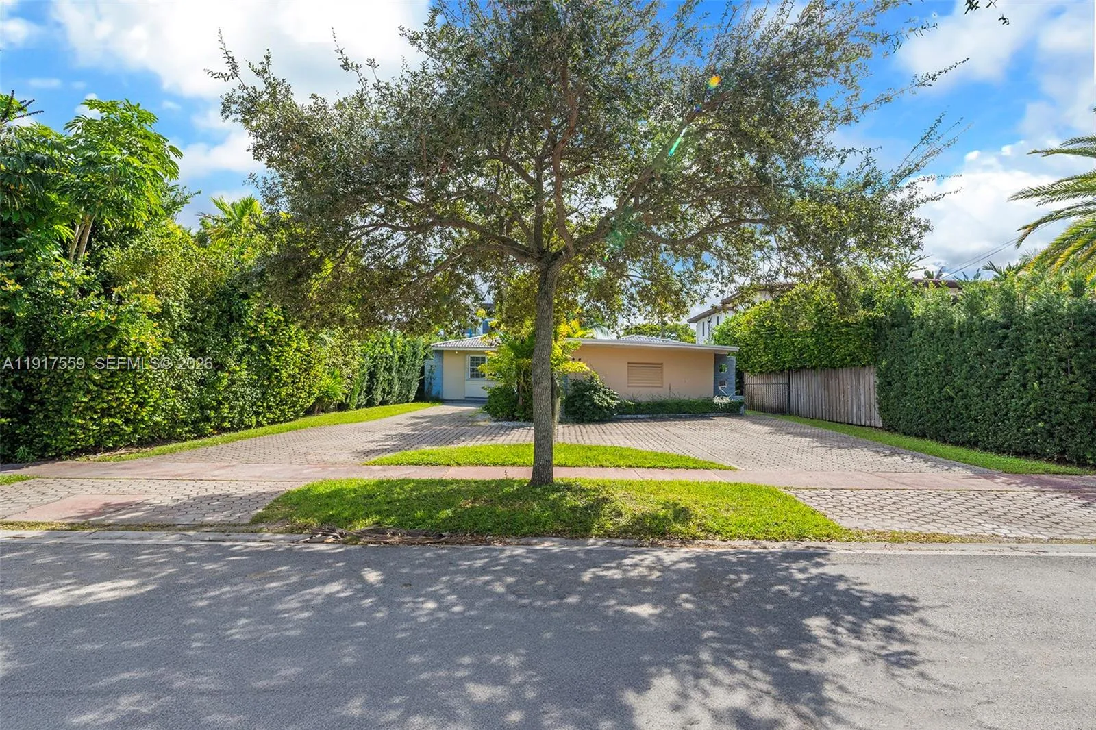700 S Shore Dr, Miami Beach FL 33141