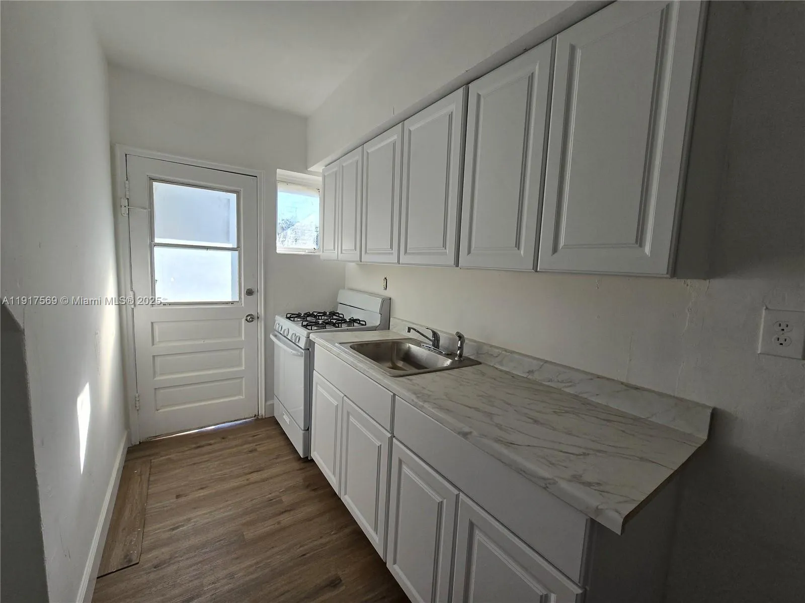 660 84th St # 39, Miami Beach FL 33141