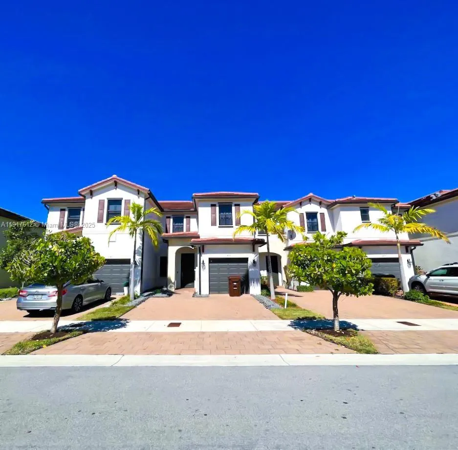 3 bedroom 2 bath for sale at 3435 W 105th Pl, Hialeah FL 33018