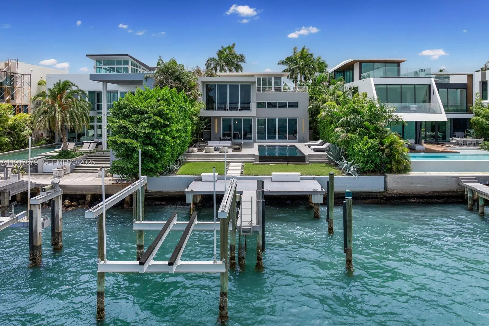 1379 N Venetian Way, Miami FL 33139