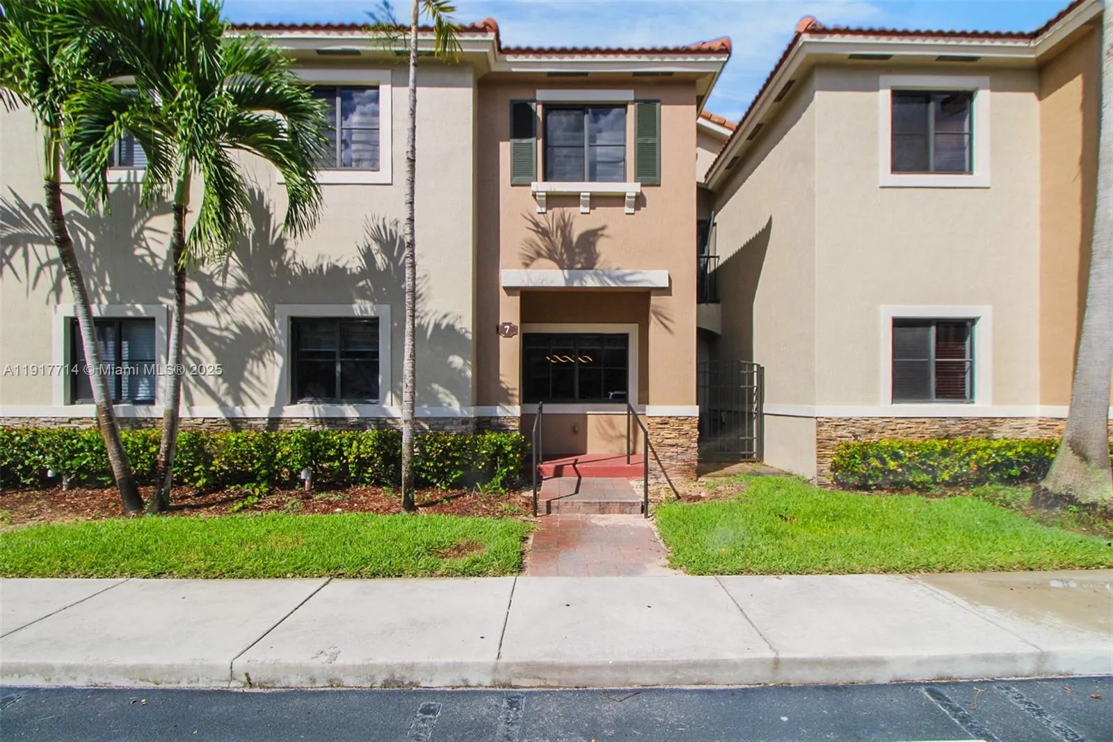 3 bedroom 2 bath for sale at 22511 SW 88th Pl # 24, Cutler Bay FL 33190