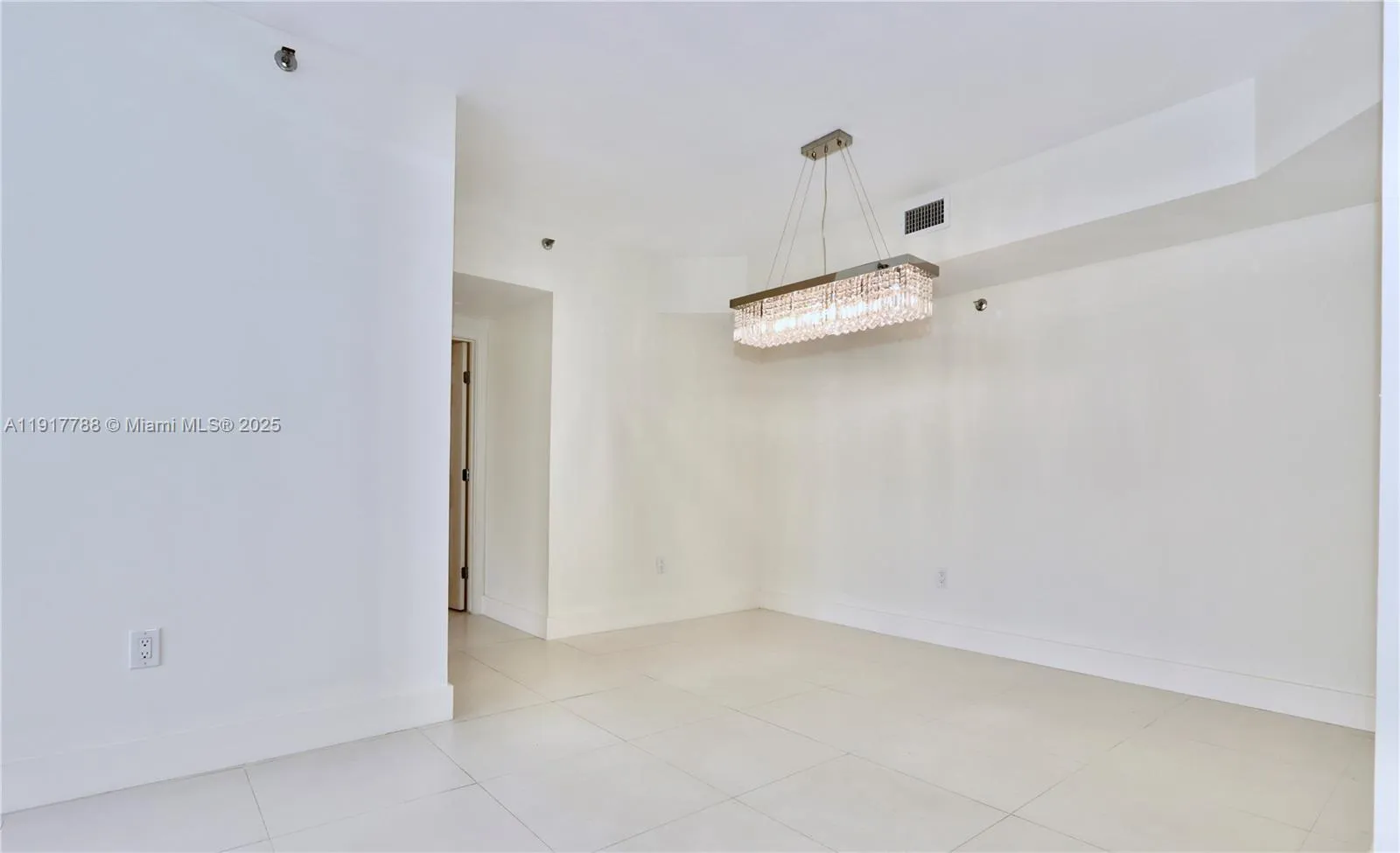 4000 ISLAND BL # 1003, Aventura FL 33160
