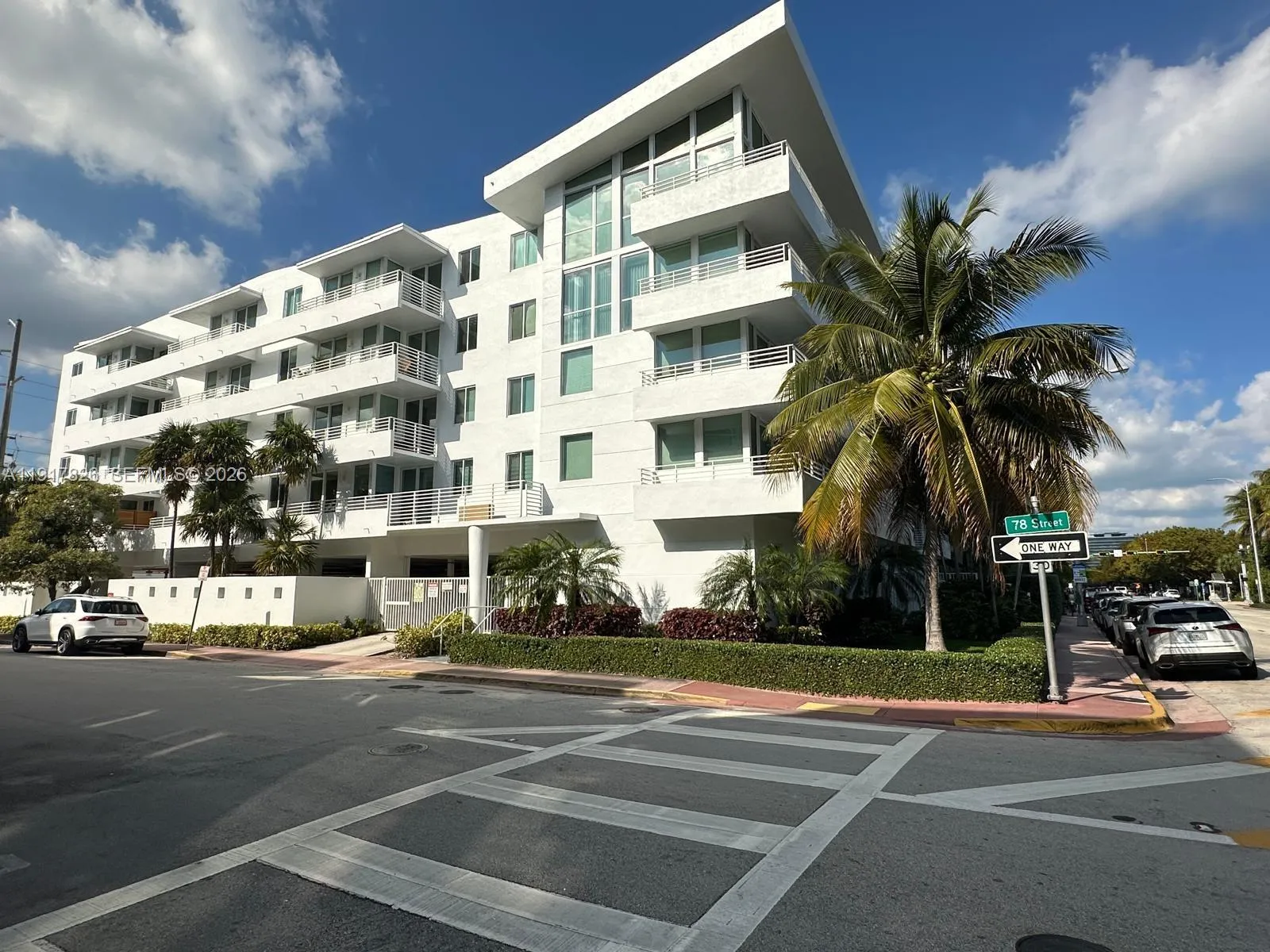 2 bedroom 2 bath for sale at 7800 Collins Ave # 507, Miami Beach FL 33141