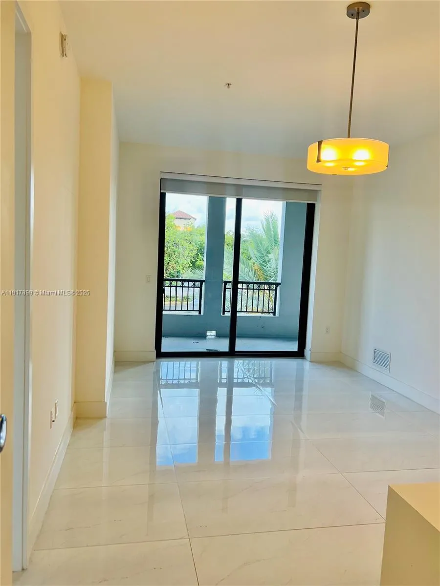 301 Altara Ave # 210, Coral Gables FL 33146