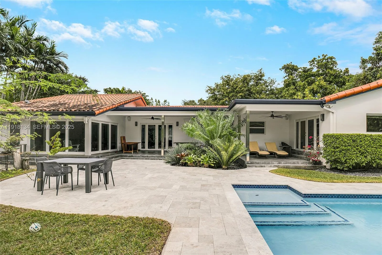 4 bedroom 3 bath for sale at 259 E Shore Dr, Miami FL 33133