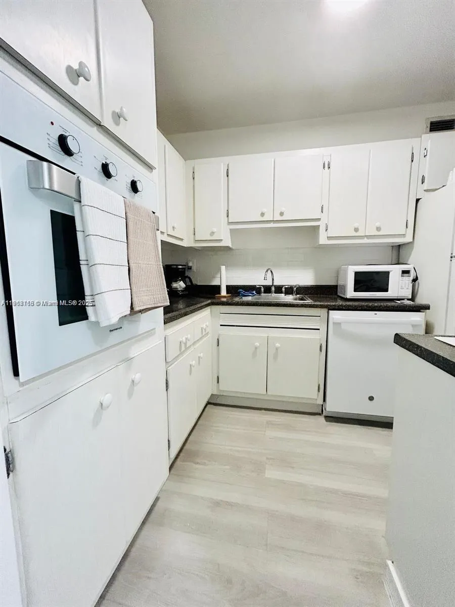 100 Lincoln Rd # 535, Miami Beach FL 33139