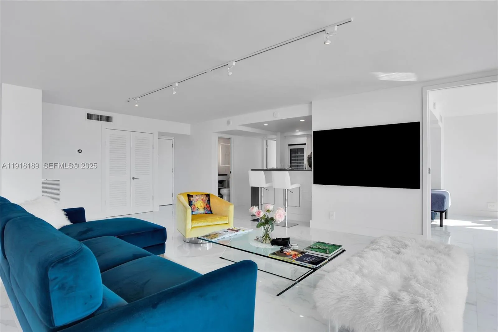2655 Collins Ave, Miami Beach FL 33140
