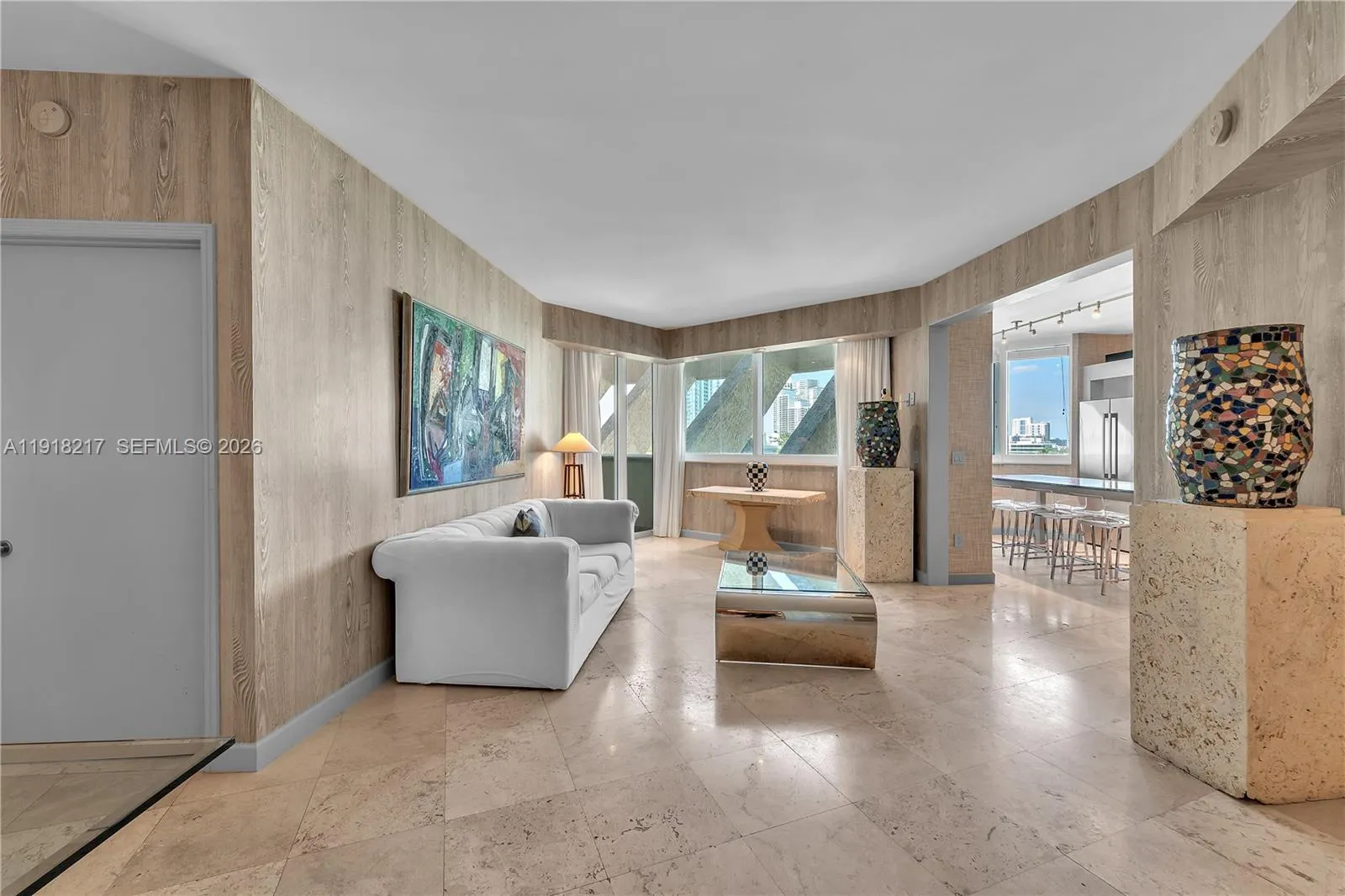 300 S Pointe Dr # 906, Miami Beach FL 33139