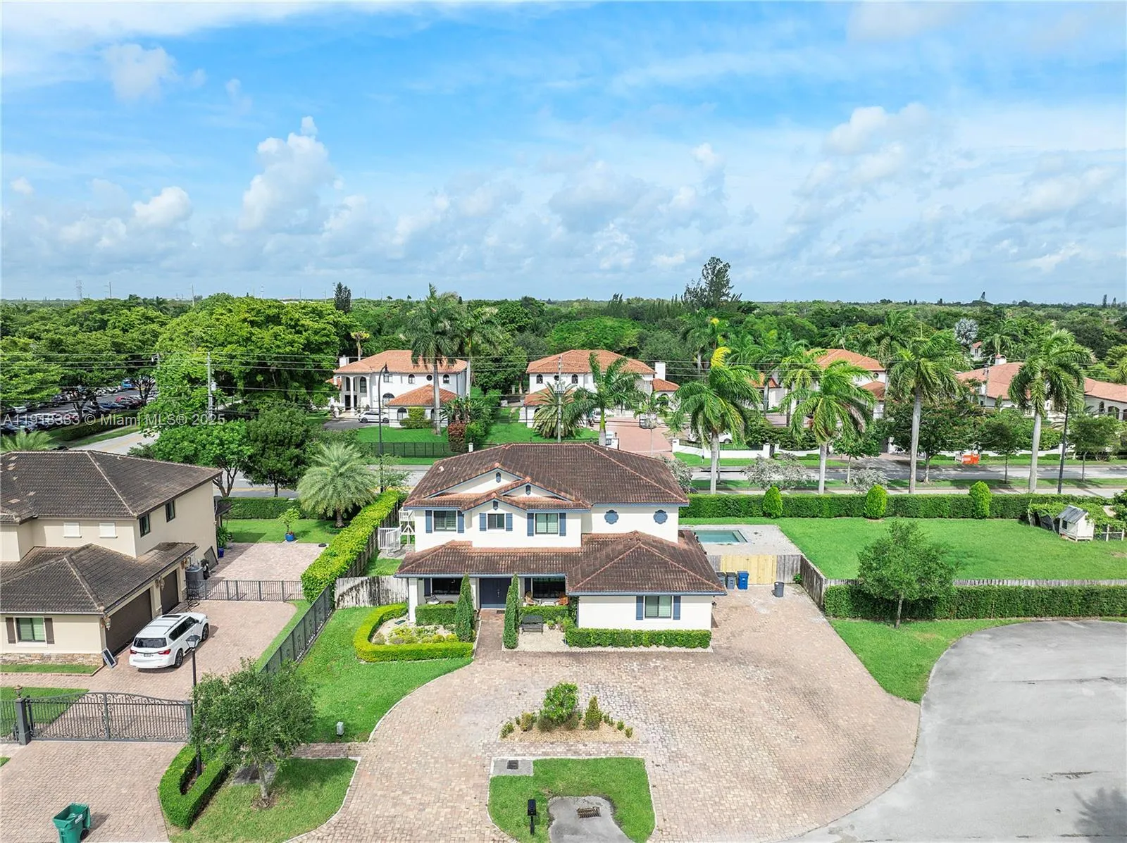 6920 SW 96th Ct, Miami FL 33173