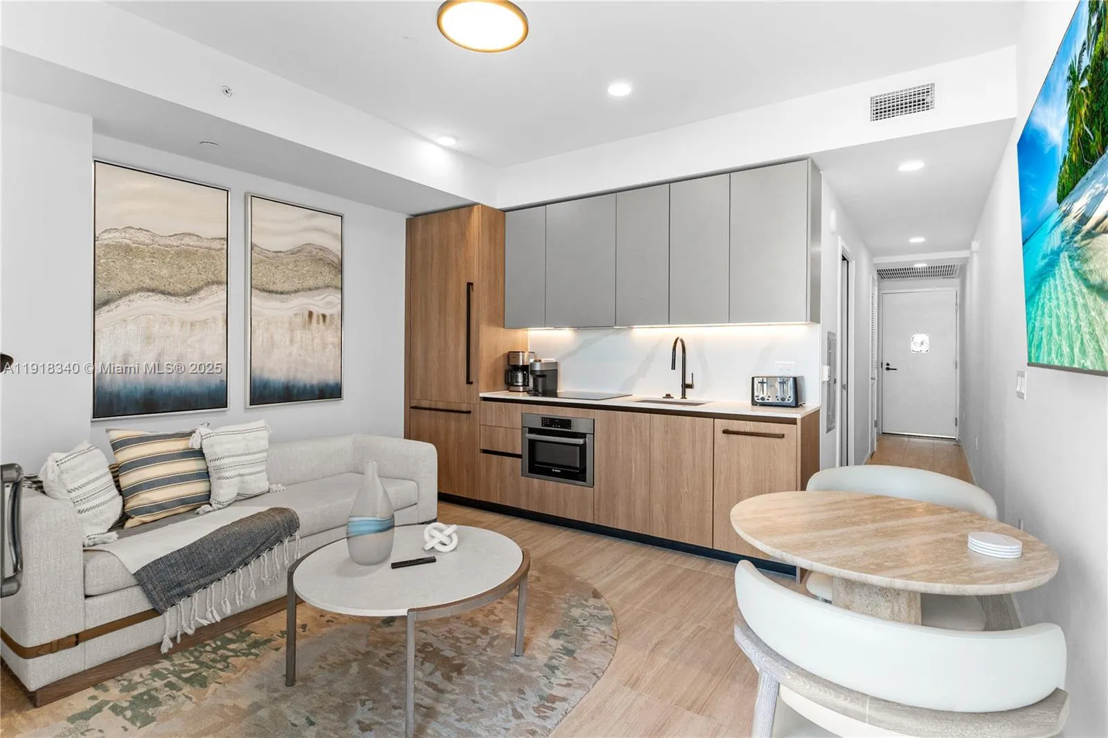 580 72nd # 711, Miami Beach FL 33141