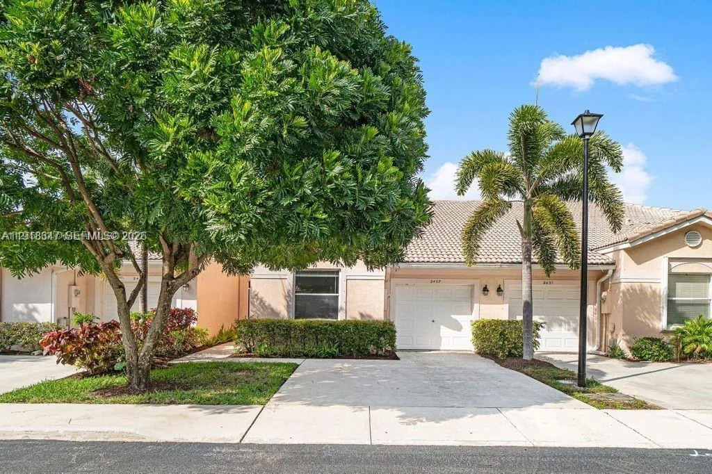 2 bedroom 2 bath for sale at 2437 S Coral Trace Cir, Delray Beach FL 33445