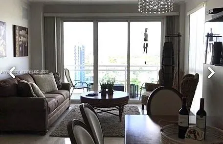 6917 Collins Ave, Miami Beach FL 33141