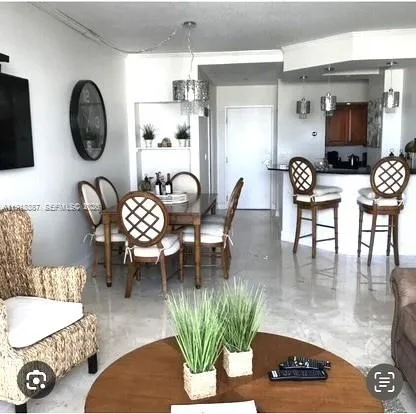 6917 Collins Ave, Miami Beach FL 33141