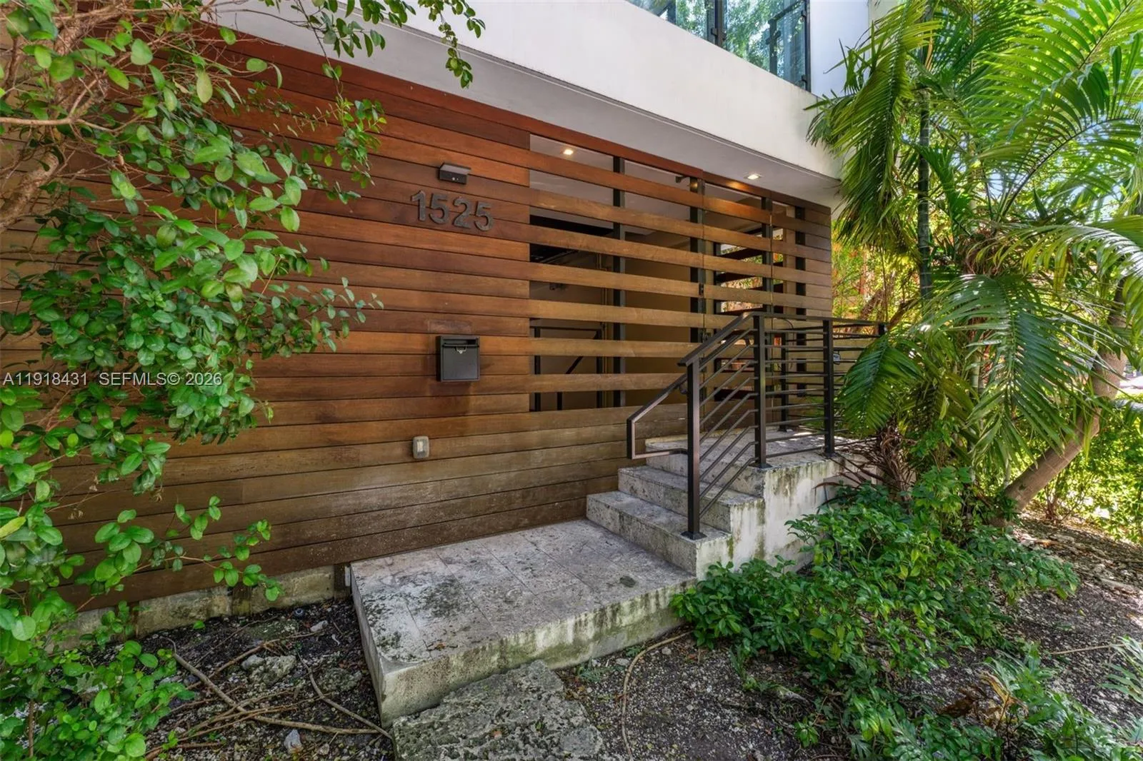 1525 Bay Rd # 1525, Miami Beach FL 33139