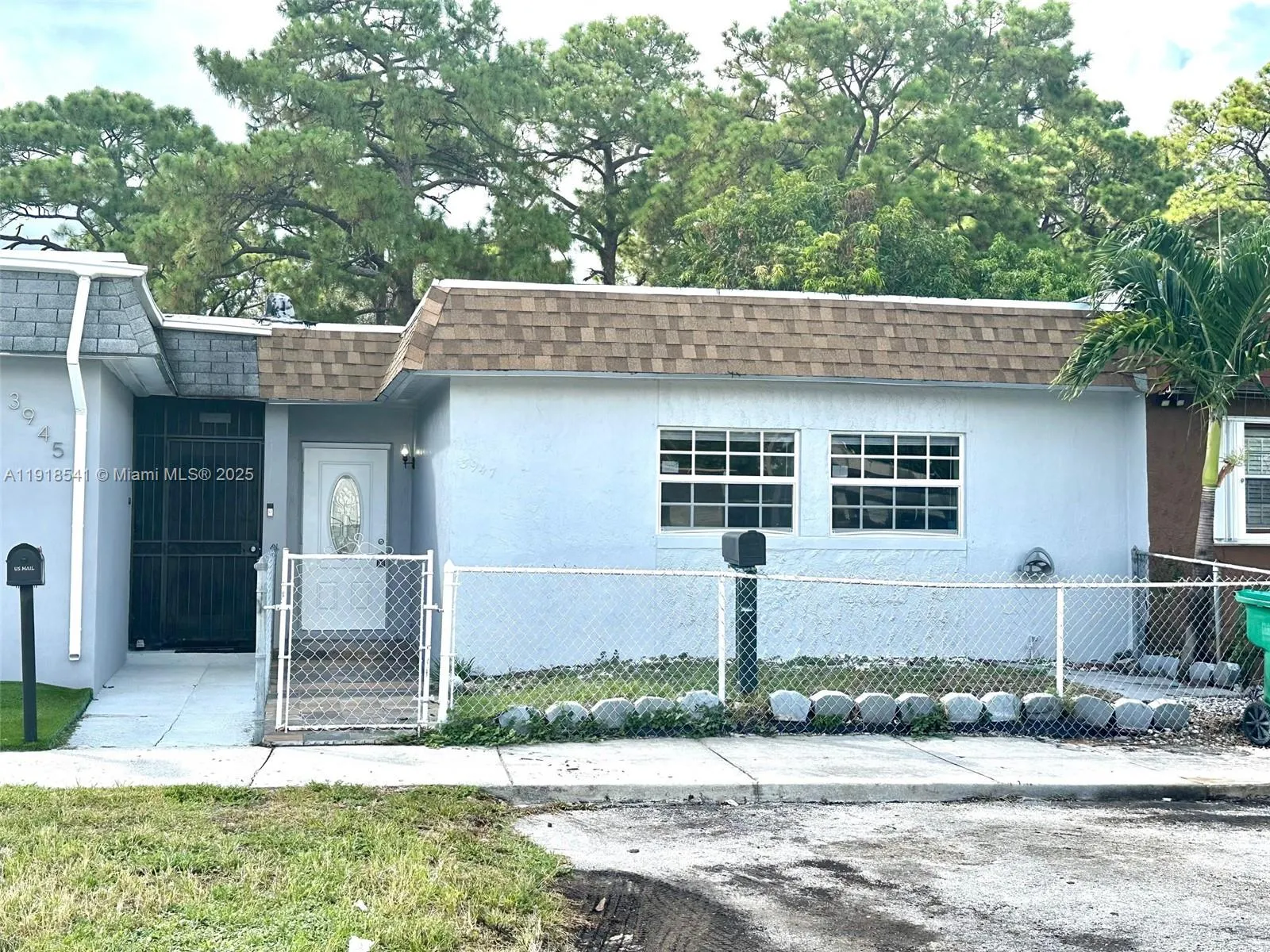 3 bedroom 2 bath for sale at 3947 NW 207th St Rd, Miami Gardens FL 33055