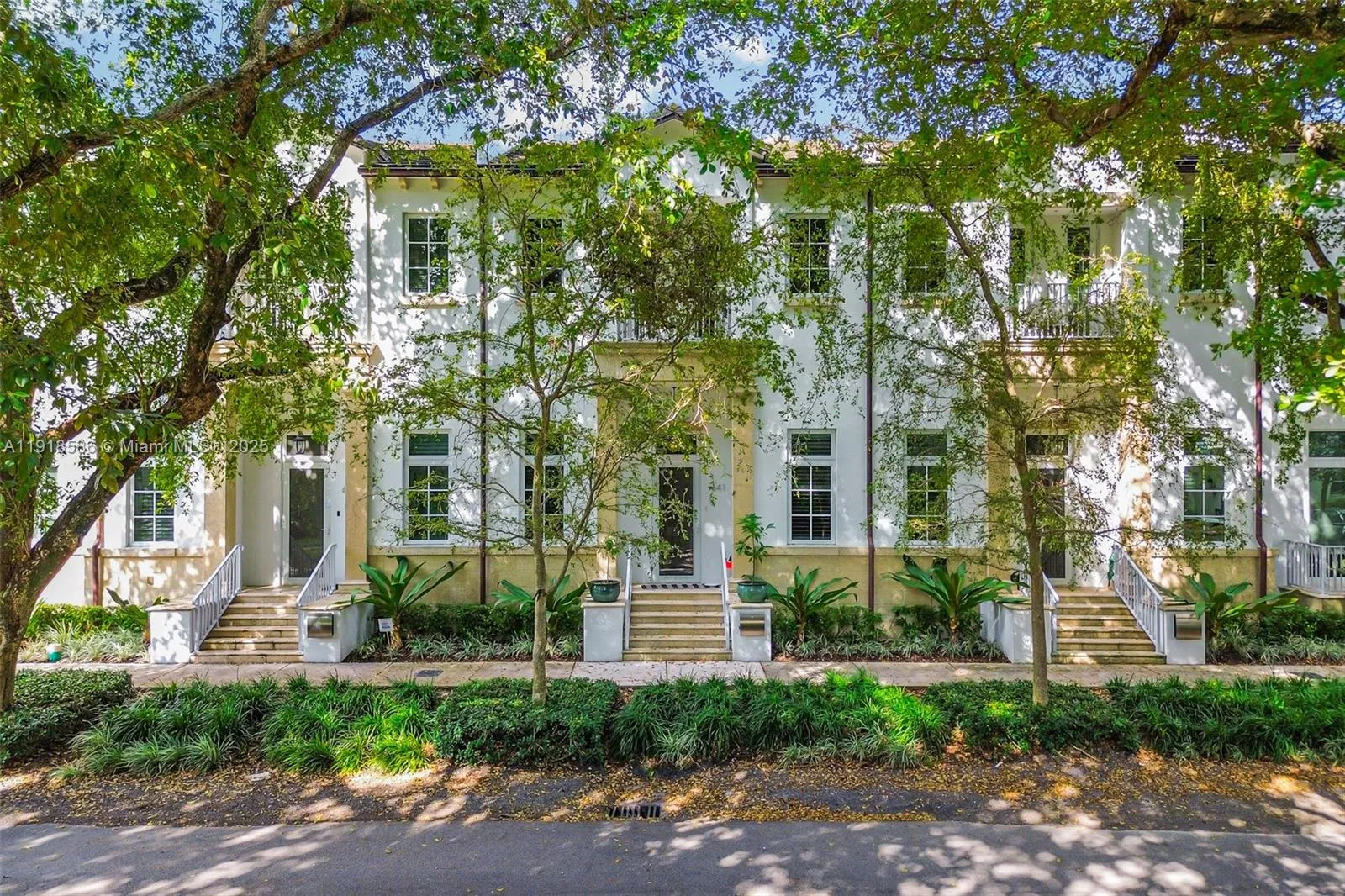 3 bedroom 3 bath for sale at 641 Santander Ave # 3, Coral Gables FL 33134