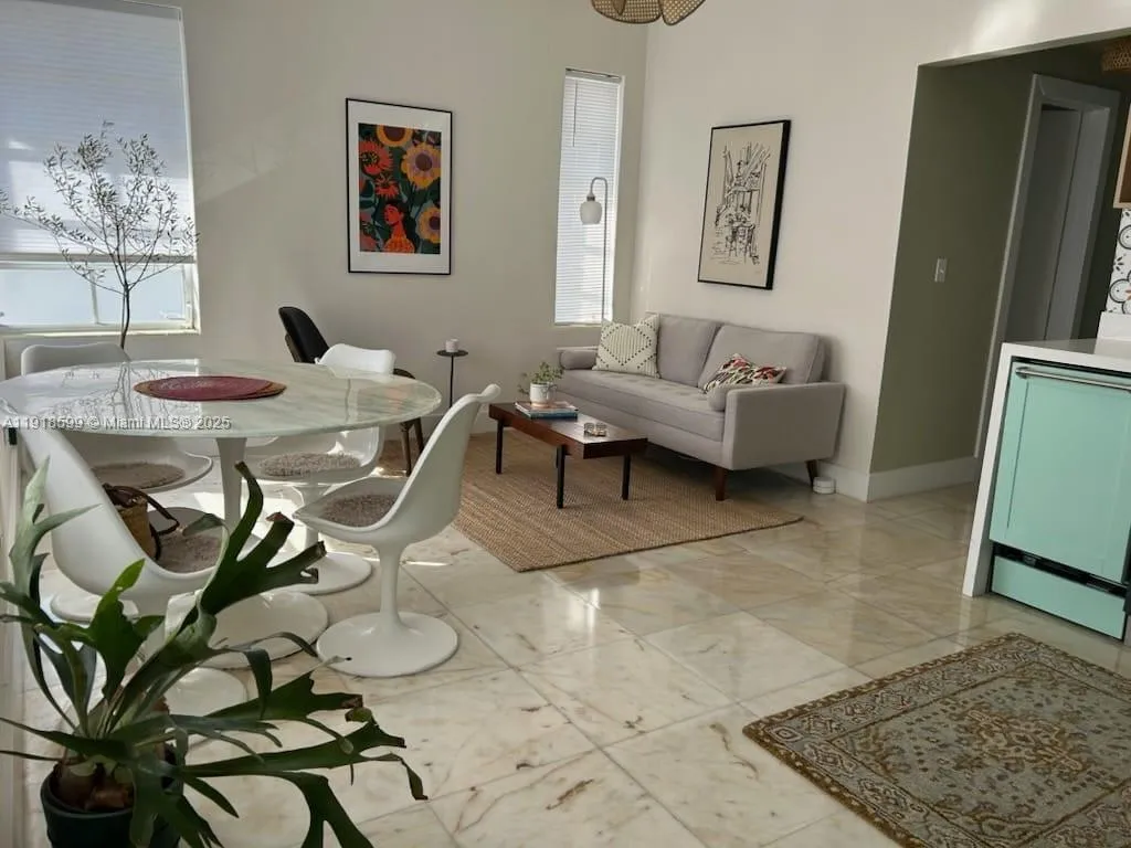 801 8th St # 201, Miami Beach FL 33139